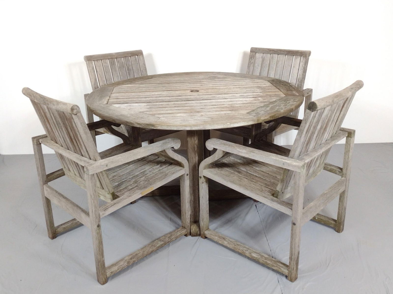 Kingsley-Bate Teak Outdoor Table & 4 Chairs (1 of 9)