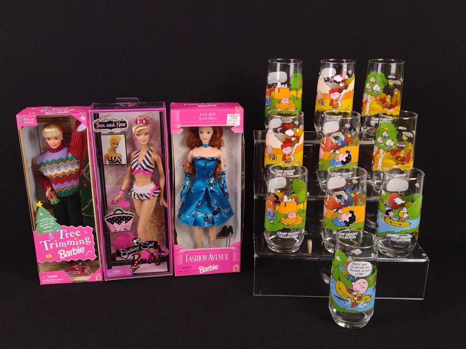 3 Vintage Barbies and 10 Peanuts Glasses (1 of 4)