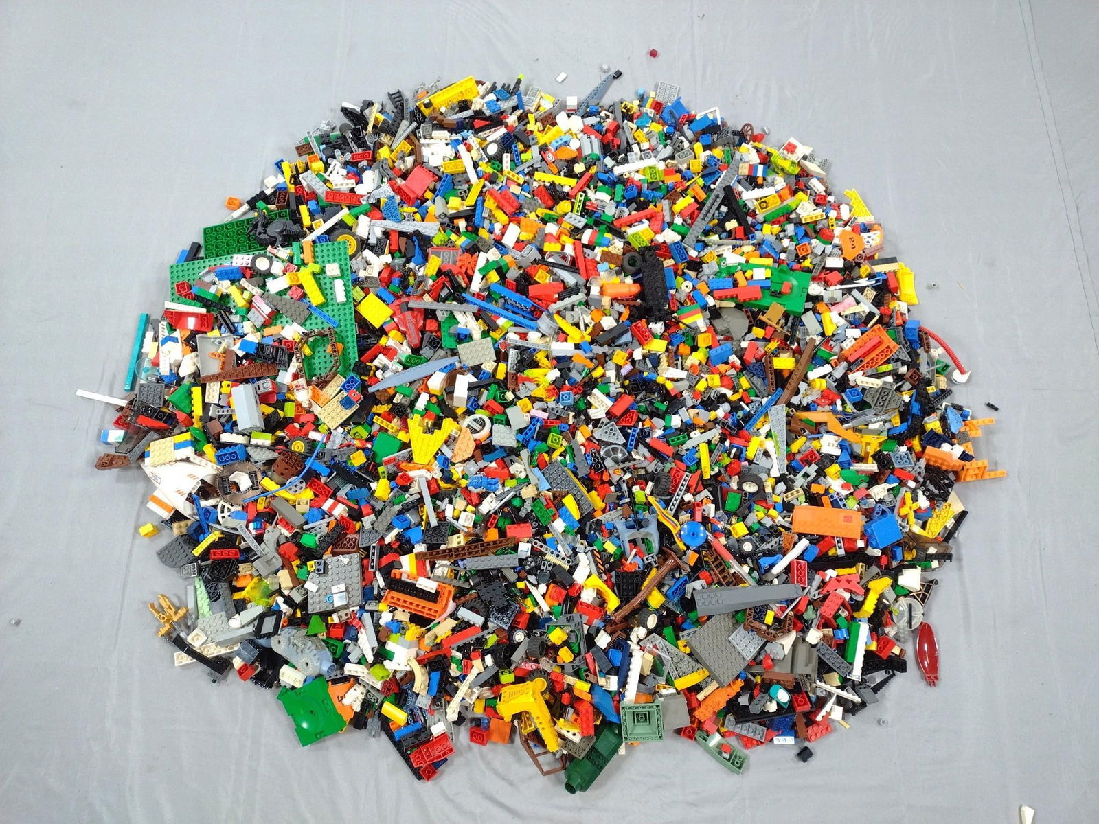 25 Lbs Legos: Various parts and pieces. May include non-Lego pieces.