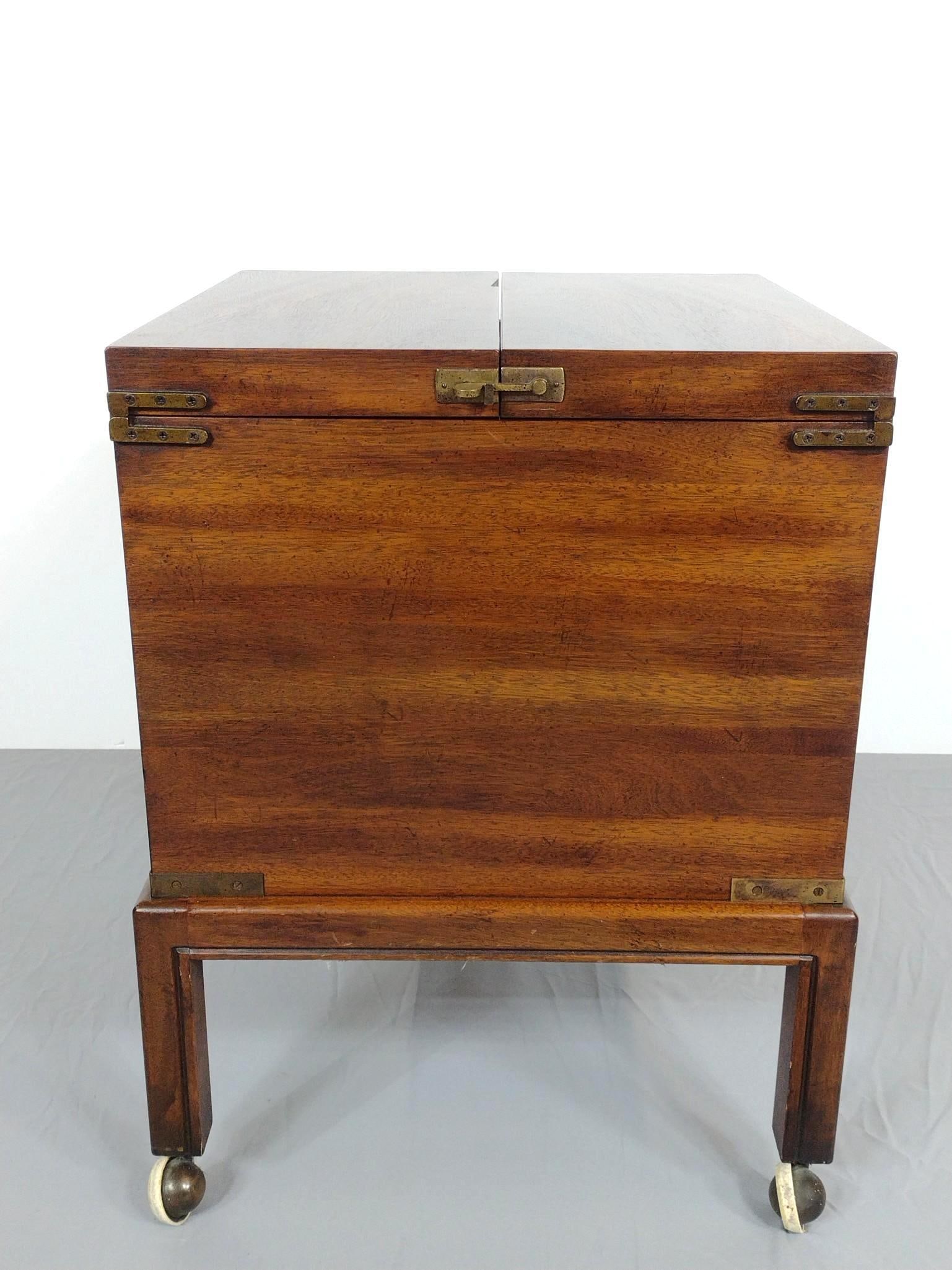 Rolling Hide Away Bar (1 of 8)