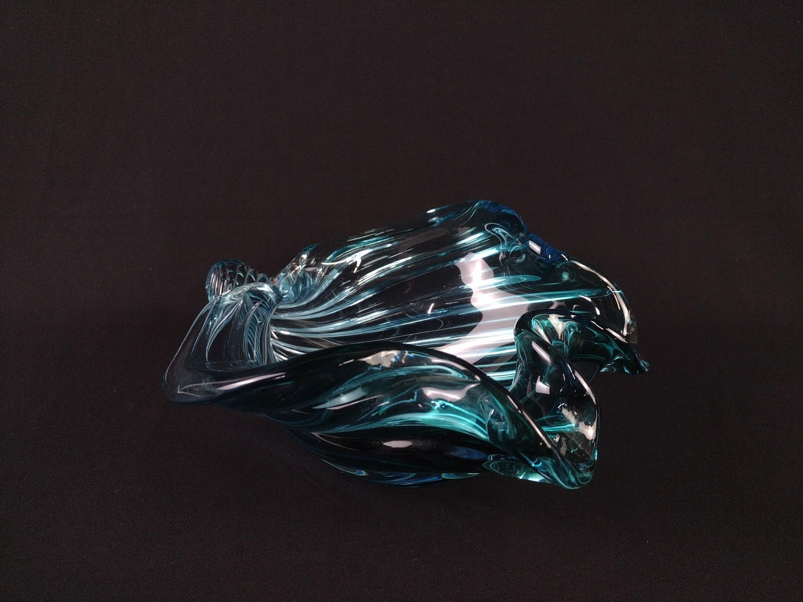 Blue Art Glass Shell Bowl (1 of 5)