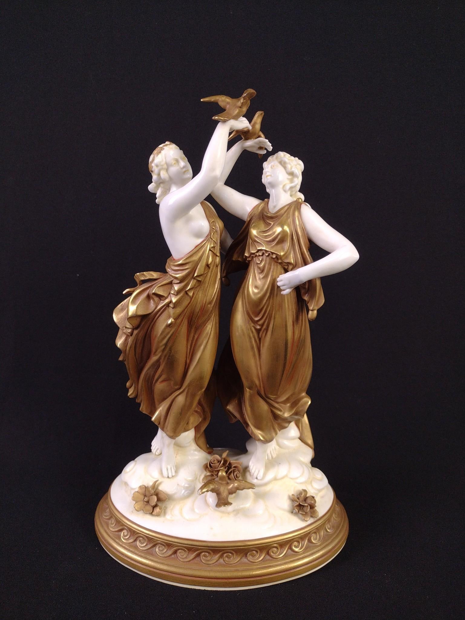 Capodimonte Classical Figurine: 7" wide x 4-1/2" deep x 11-1/2" high.