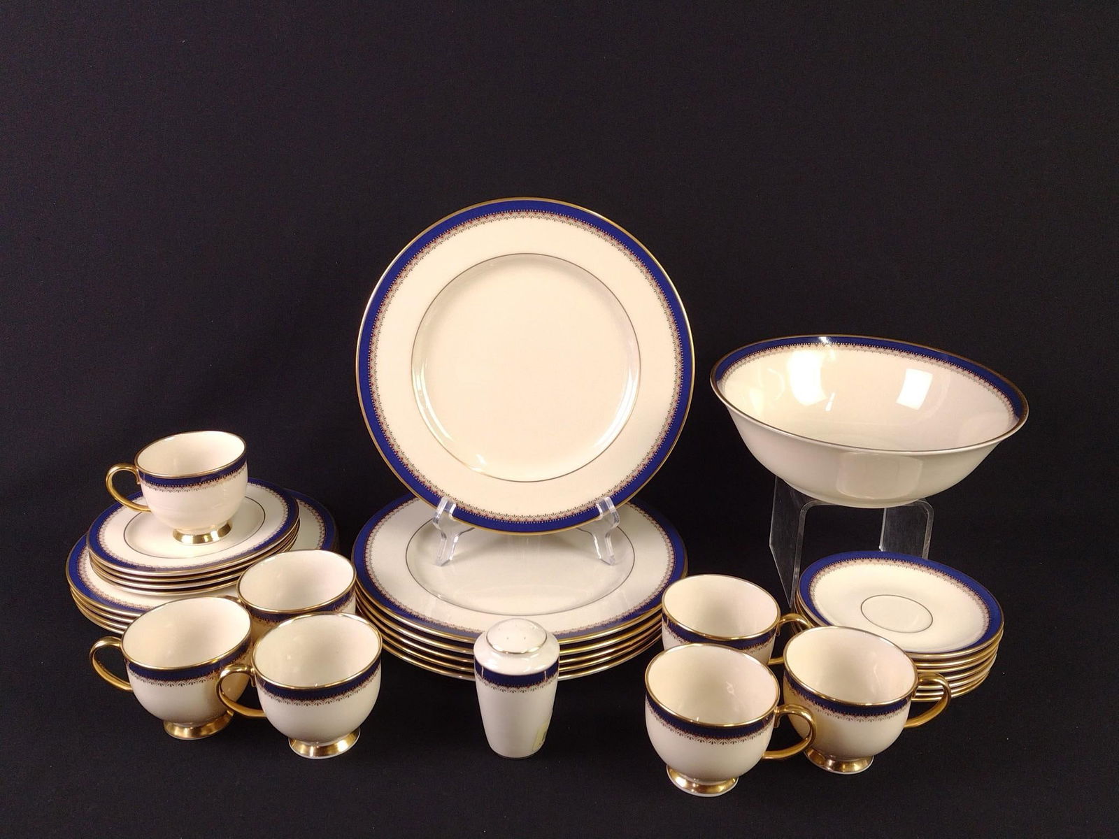 30 Pcs Lenox "Jefferson" Dinnerware (1 of 3)
