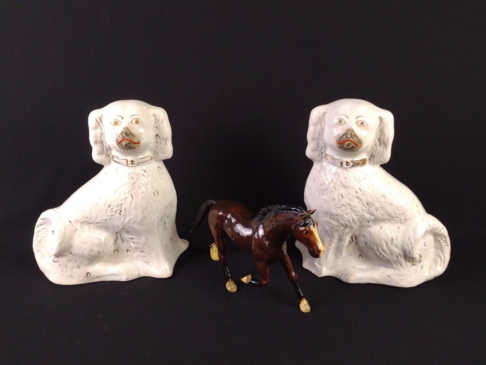 2 Staffordshire Dogs and Morton Studios Horse Figurine (1 of 14)