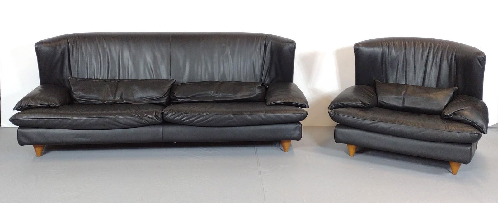 i4 Mariani Pace Leather Sofa & Arm Chair (1 of 13)