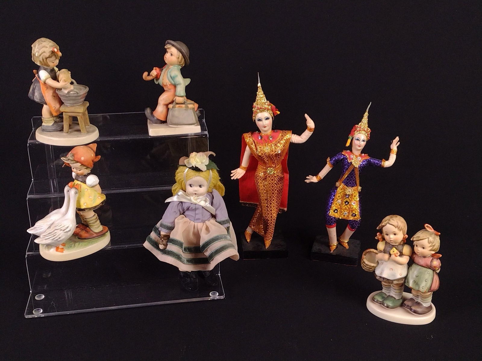 7 Figurines Incl Hummels (1 of 9)