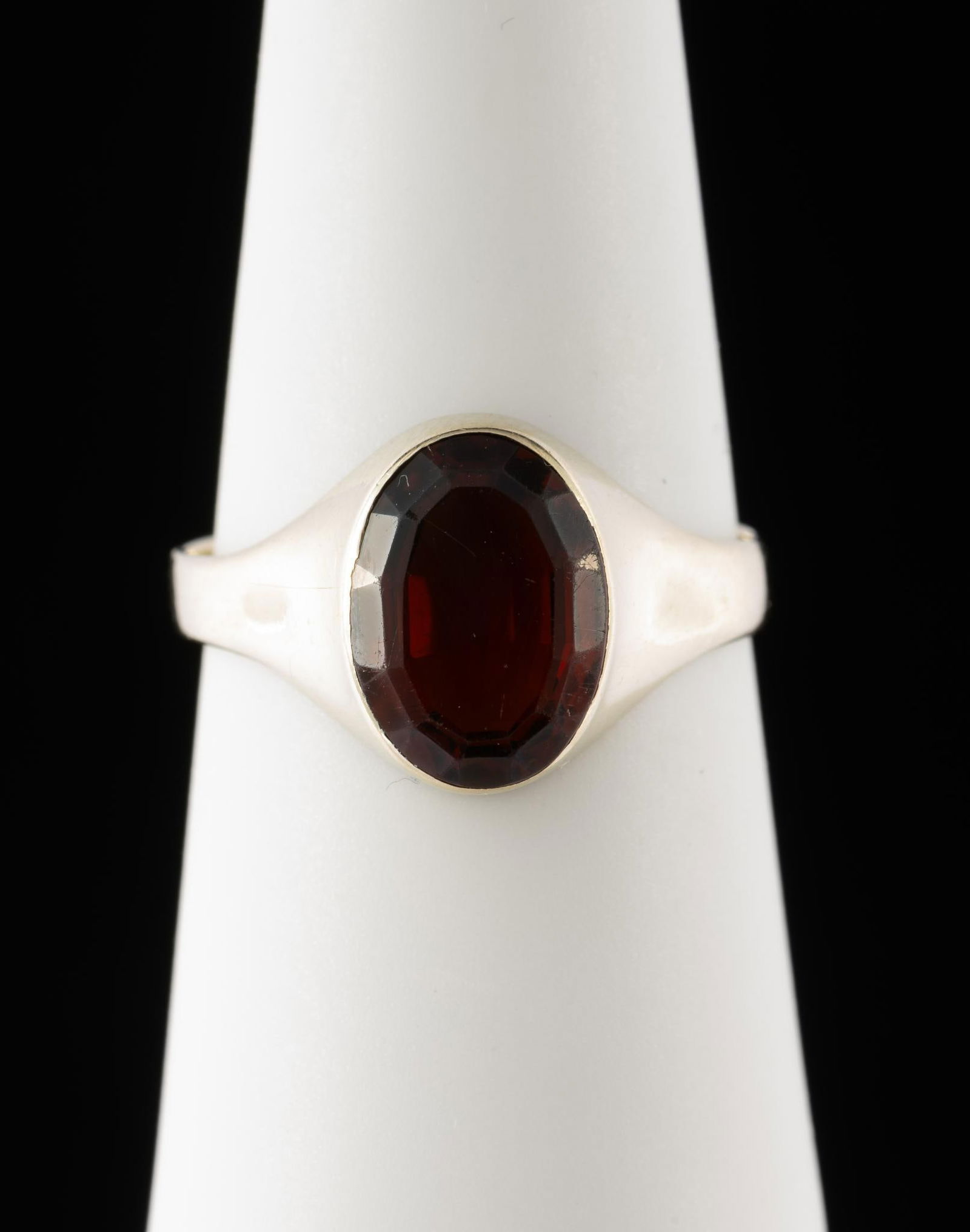 8K Gold & Garnet Ring (1 of 4)