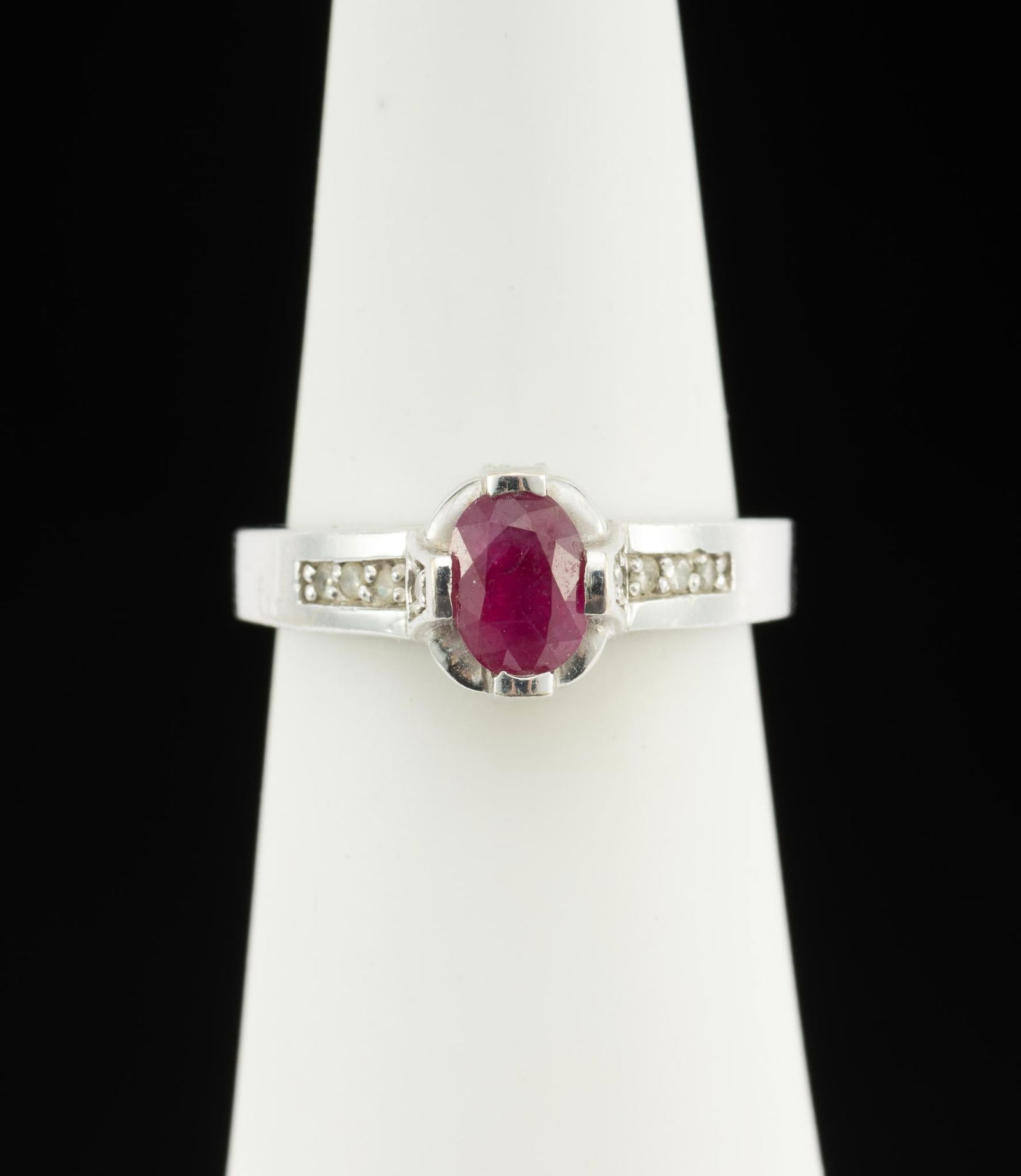 18K Gold and Ruby Ring (1 of 5)