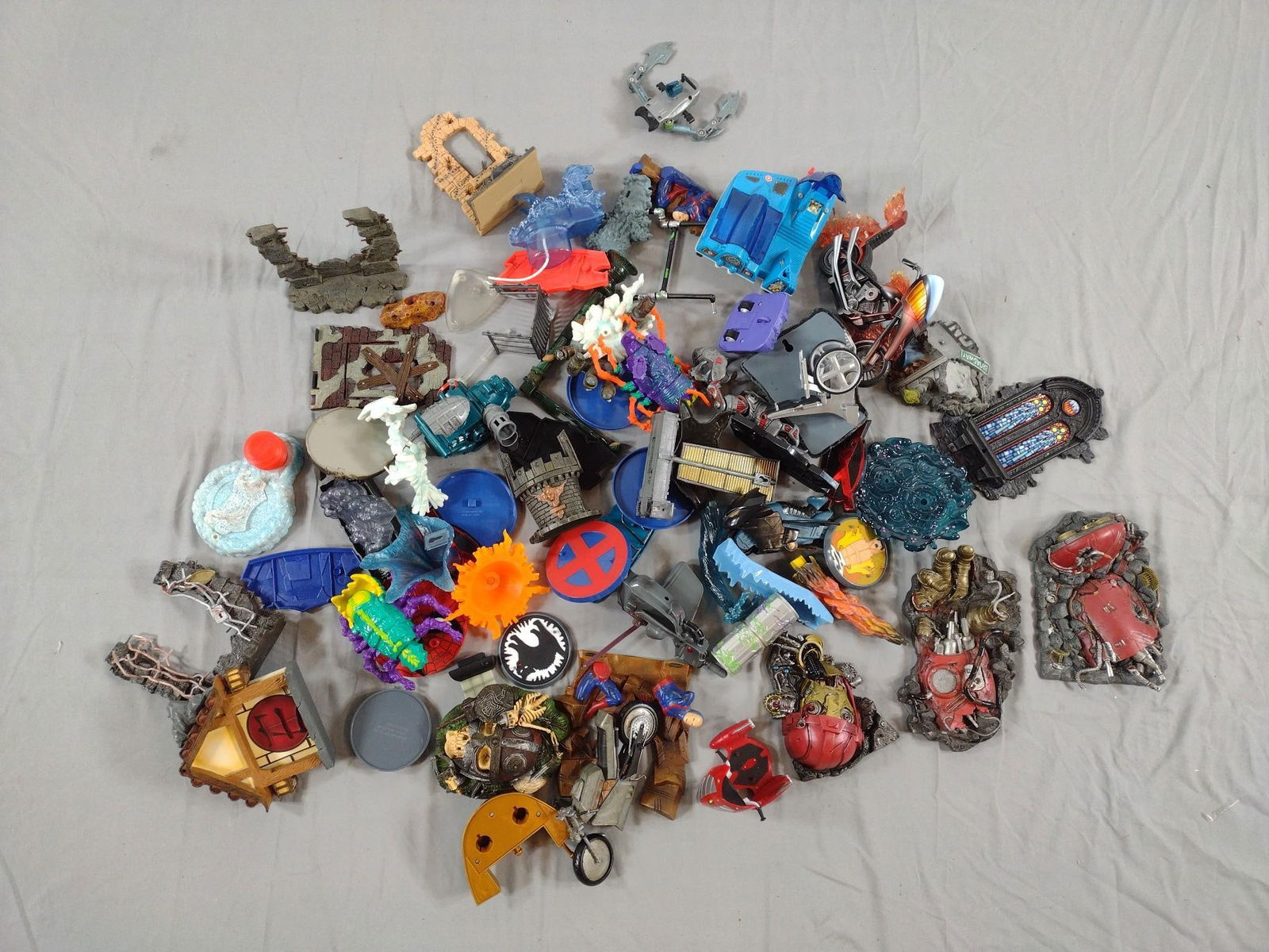 Large Lot Of Action Figures Bases & Accessories (1 of 6)