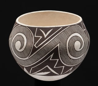 Stella Shutiva Acoma Pueblo Vase