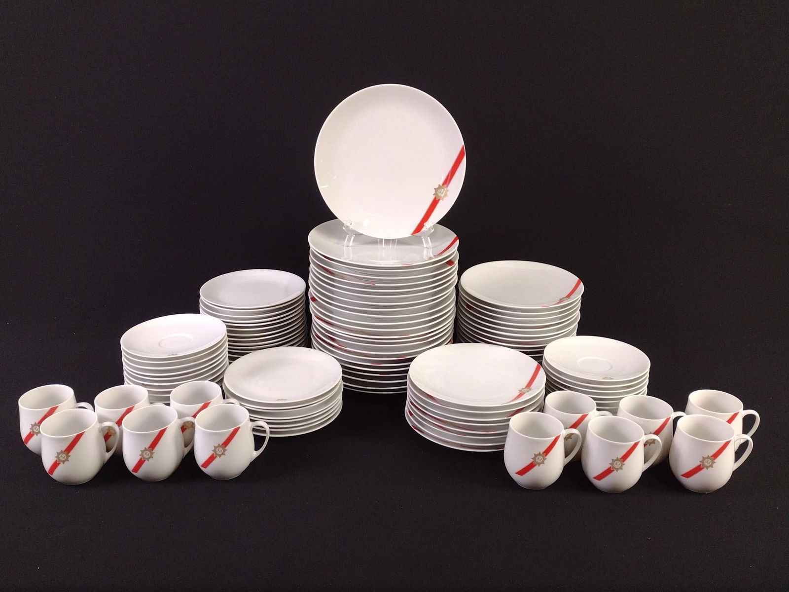 108 Pcs Rosenthal for TWA 1st Class "Royal Ambassador" Dinnerware (1 of 3)