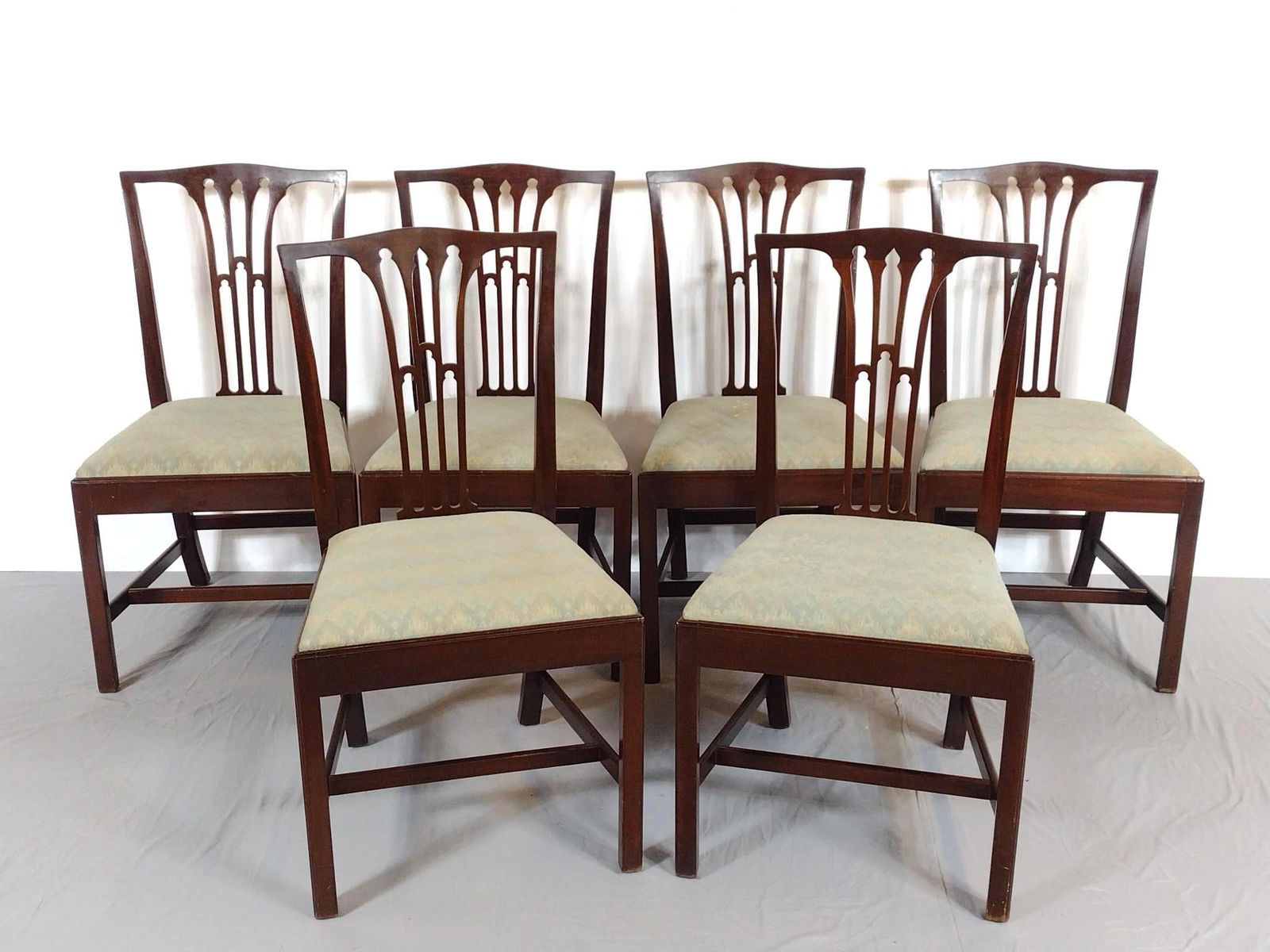 6 Dining Room Chairs (1 of 4)
