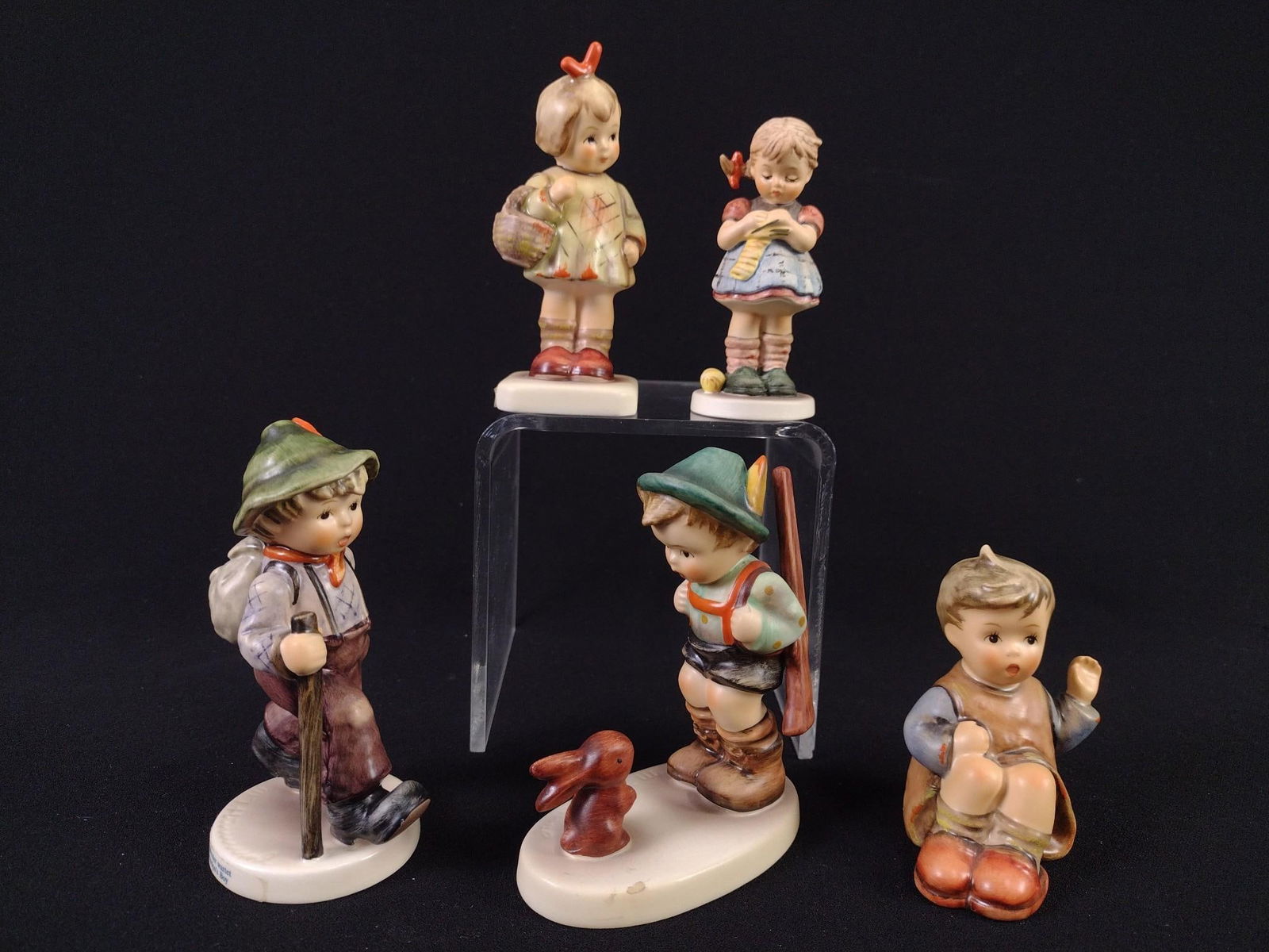 5 Hummel Figurines incl Artist Signed (1 of 6)