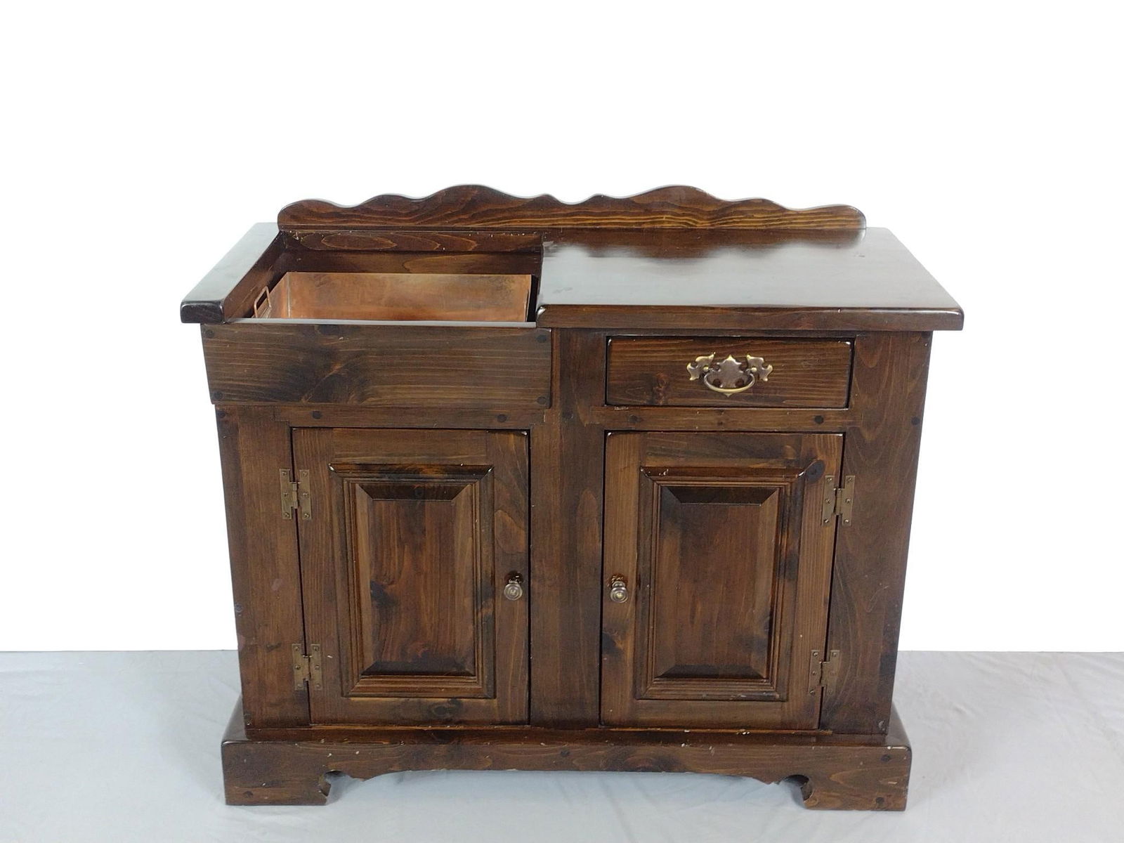 Dry Sink With Copper Insert (1 of 6)