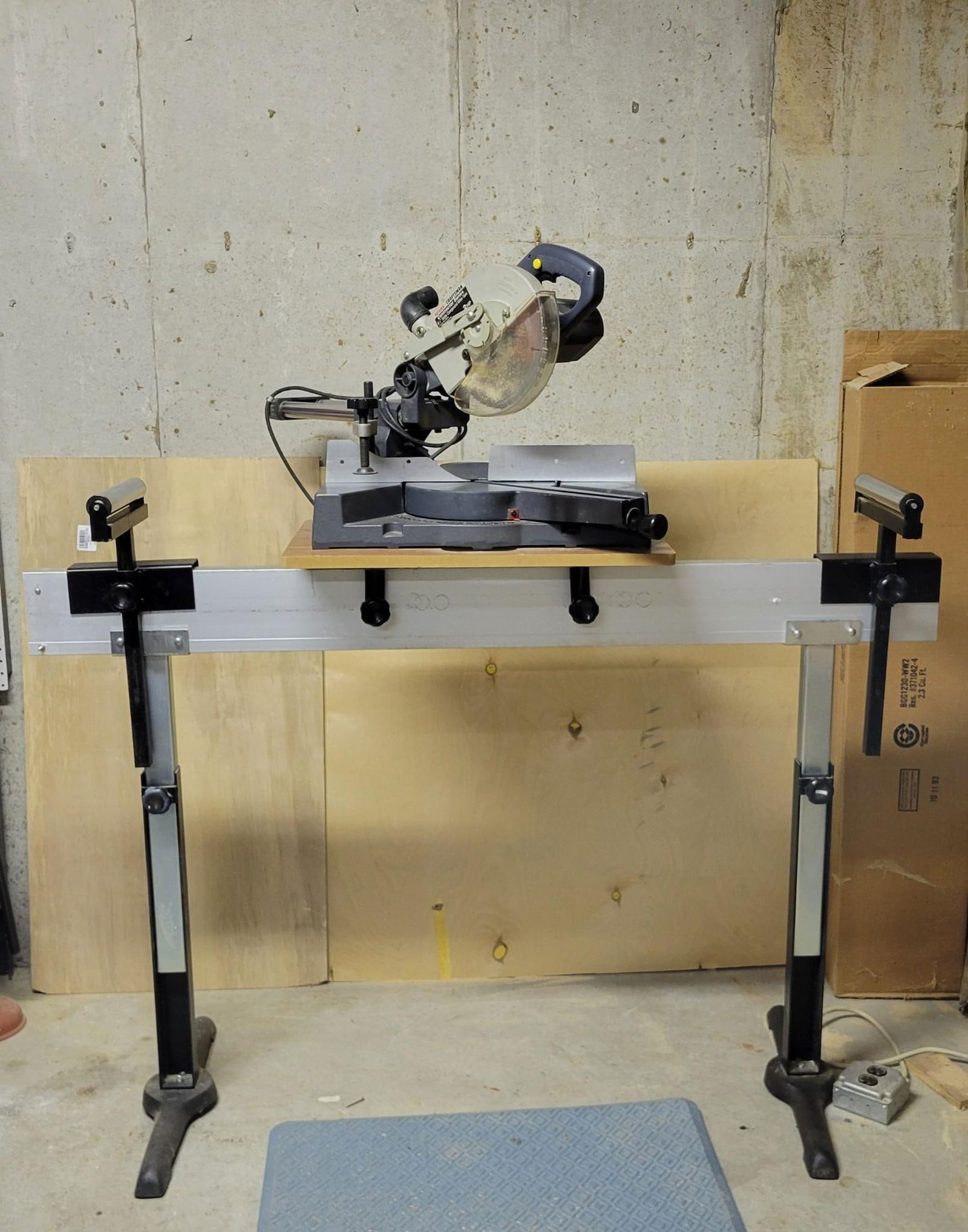 Craftsman Slide Compound Miter Saw w/ 8-1/4" Blade (1 of 5)