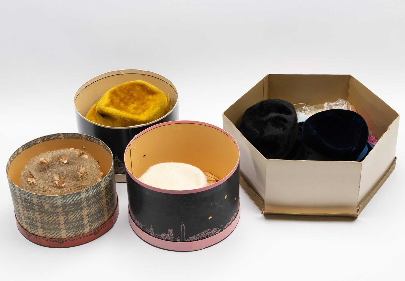 6 Vintage Hats with 4 Boxes (1 of 13)