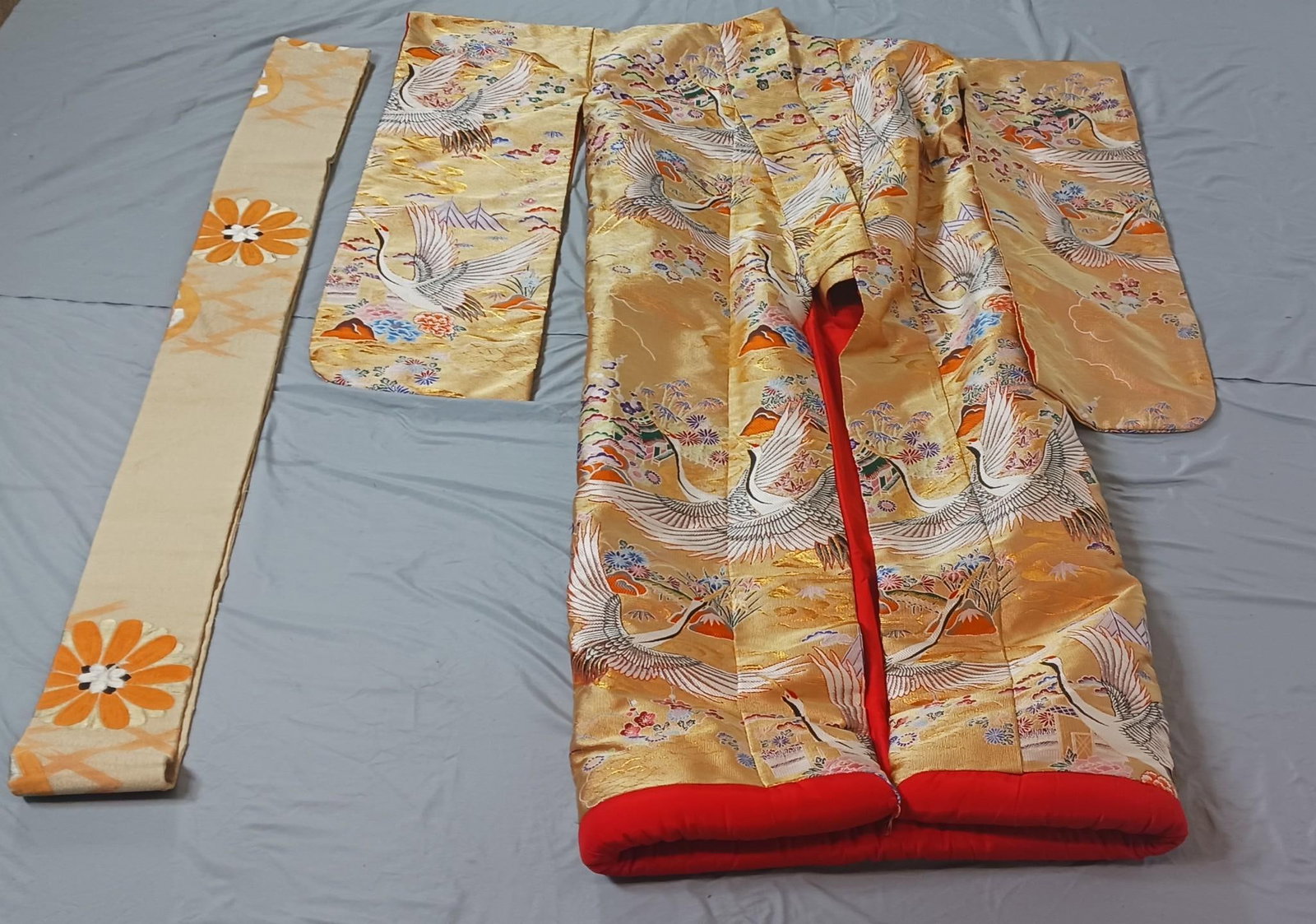Pillowed Wall Display Kimono: 55" sleeve to sleeve x 72" total length. Sash: 128" long.