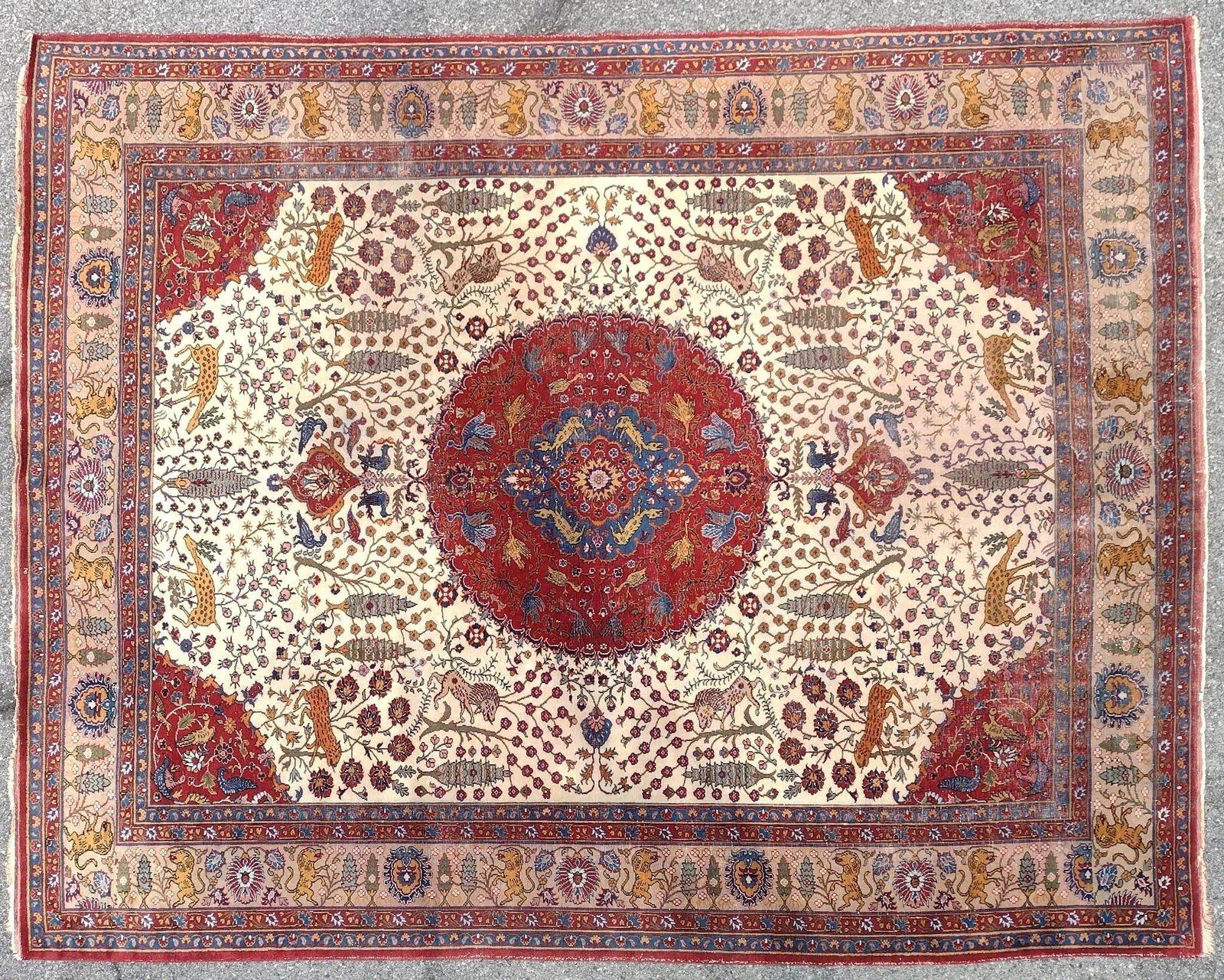 Turkish Heriz Room Size Rug with Animal Boarder (1 of 7)