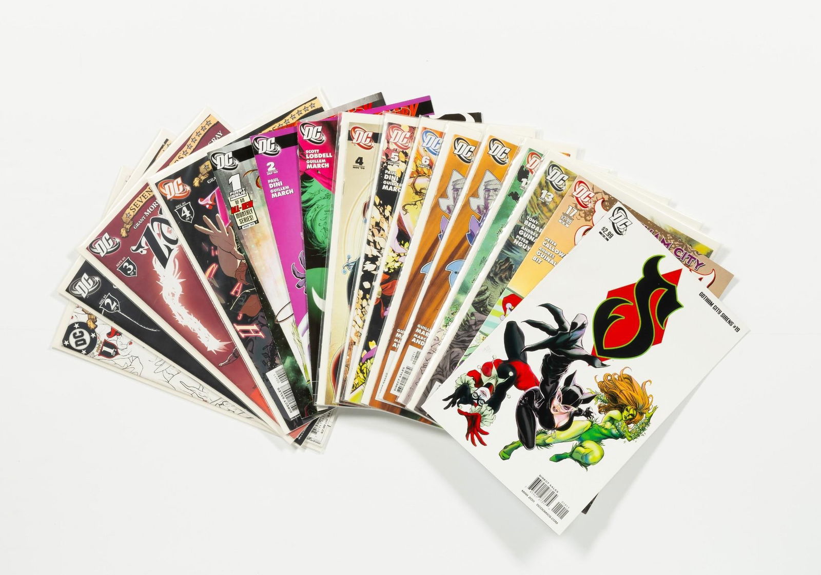 16 Gotham City Sirens Comics (1 of 4)