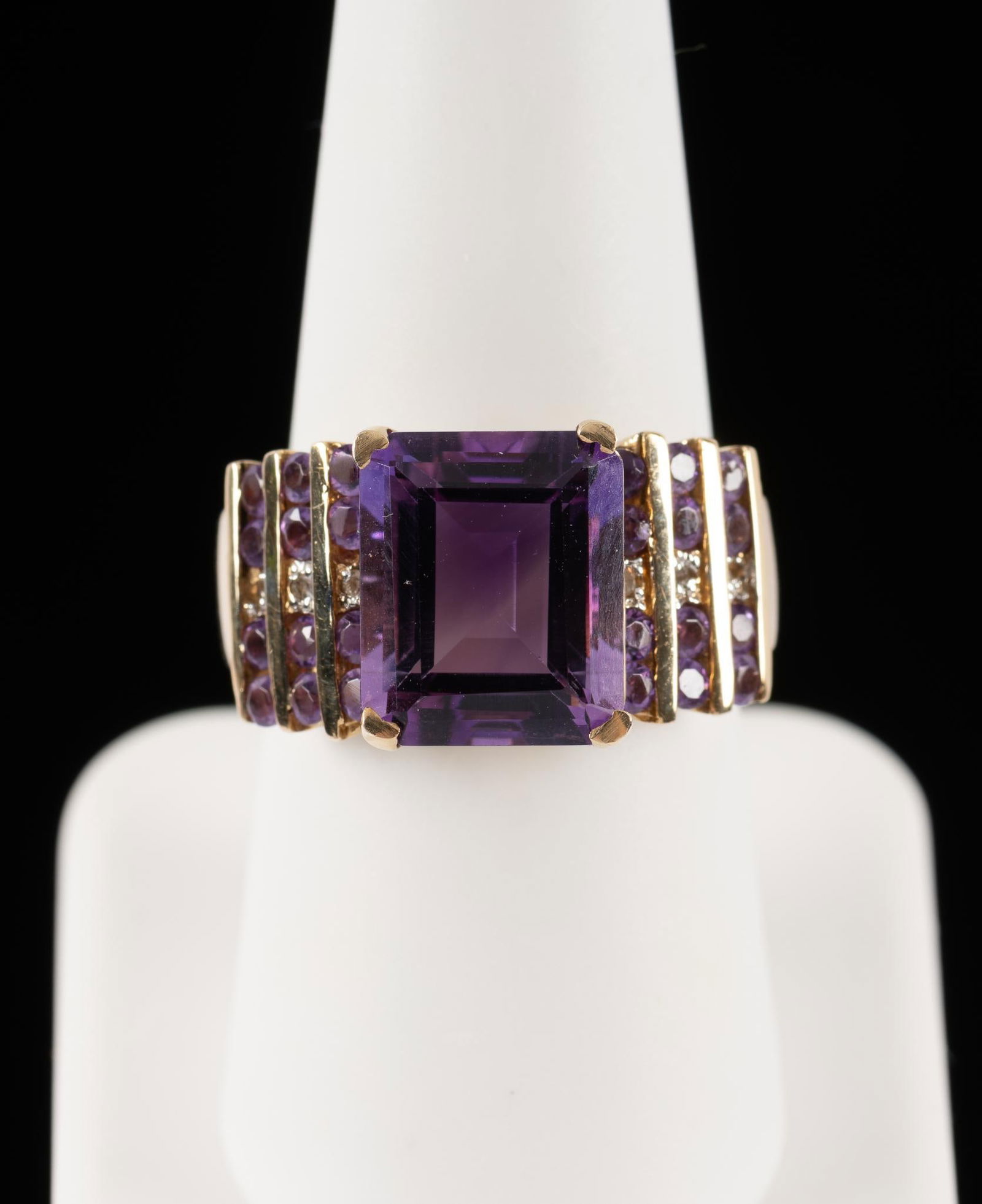 10K Gold Ring With Amethyst and Diamonds (1 of 5)