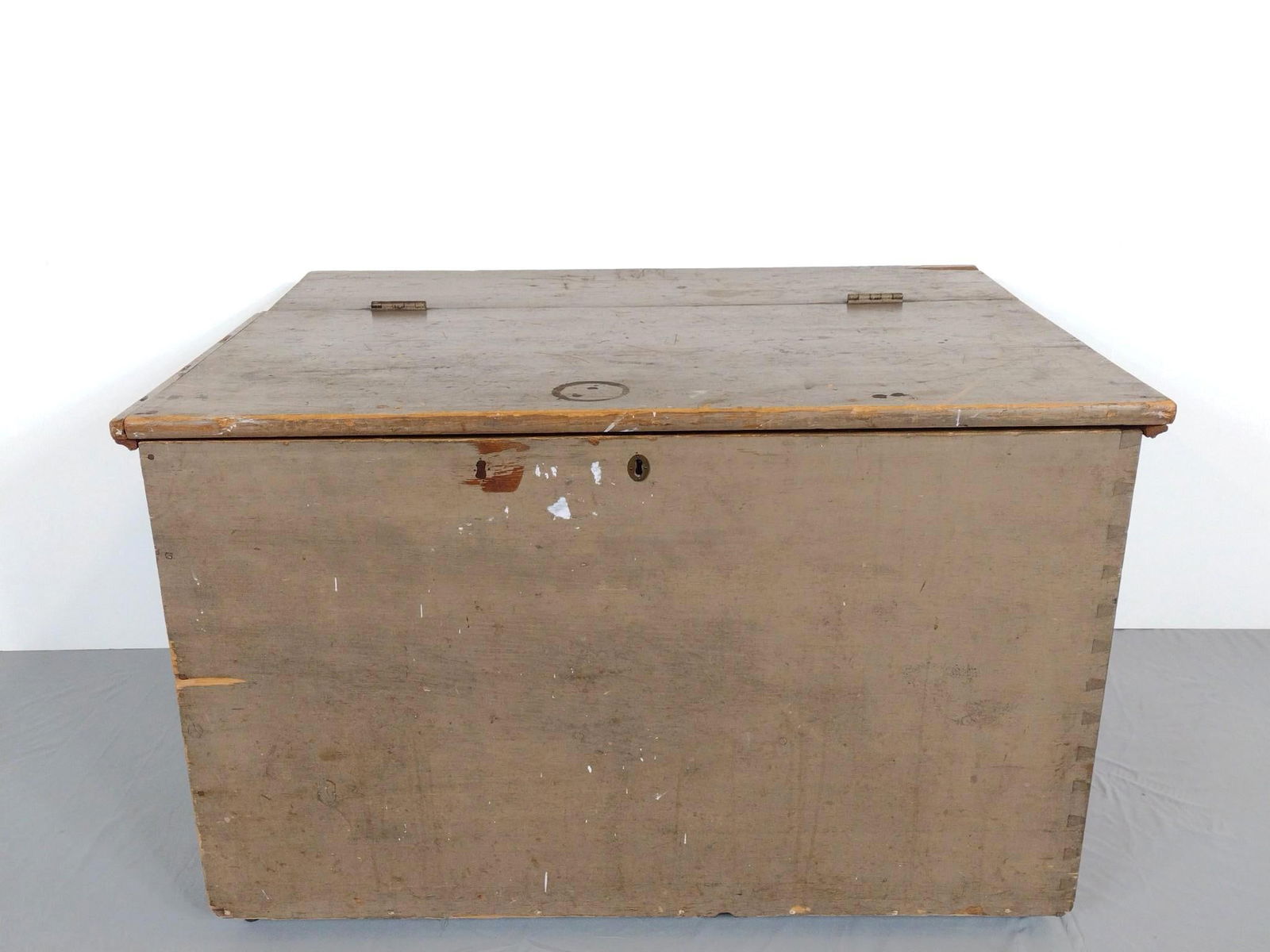 Large Blanket Chest (1 of 5)