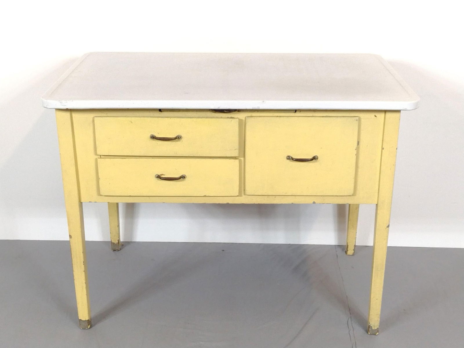 Enamel Top Table (1 of 8)