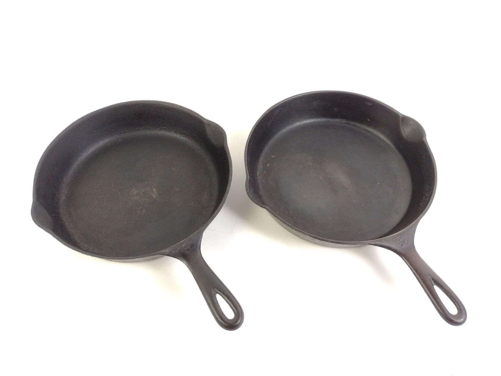 2 Cast Iron Skillets incl Griswold and Wagner Ware (1 of 4)