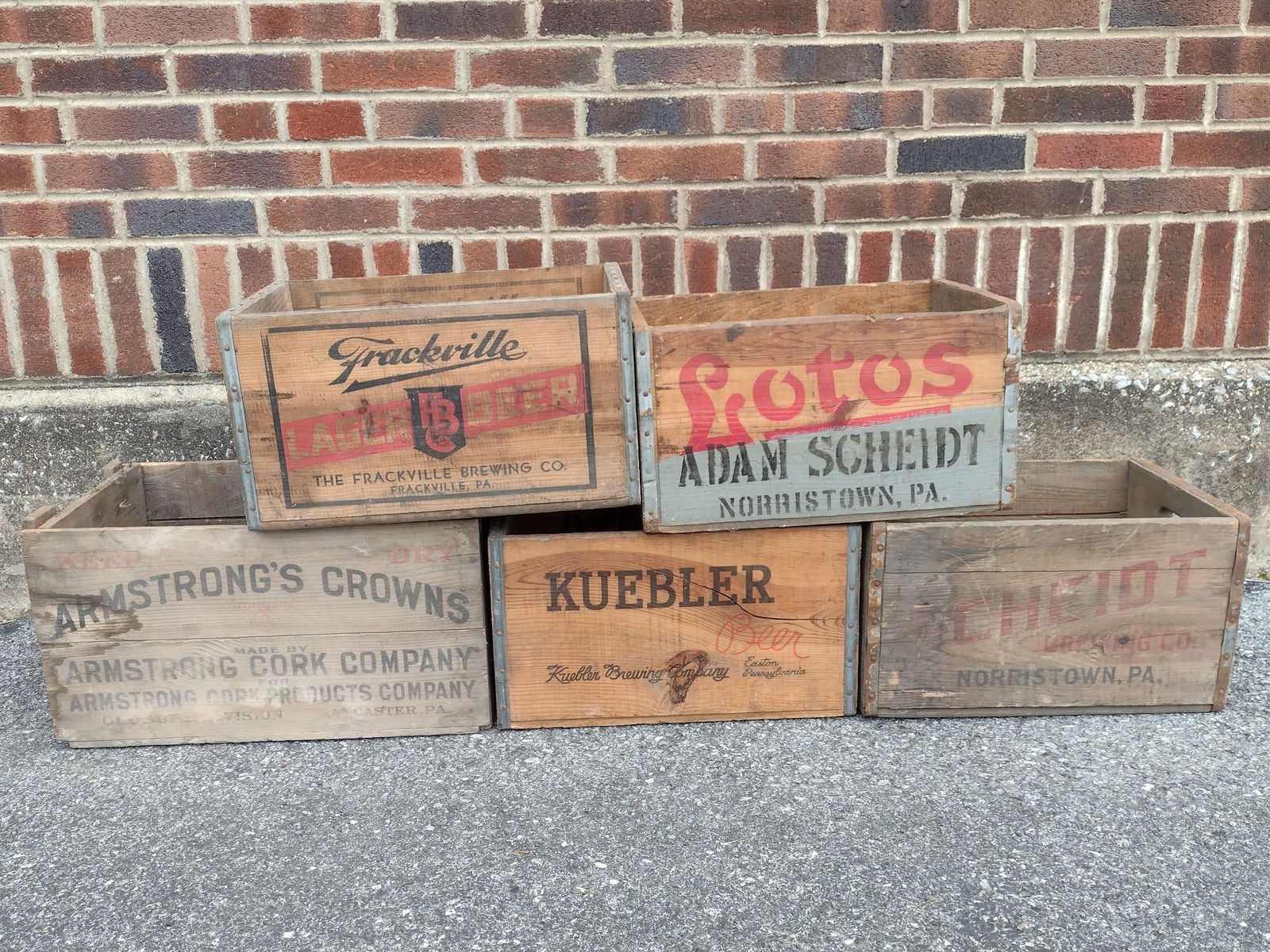 5 Beer Advertising Crates Incl Armstrong's Crowns (1 of 4)