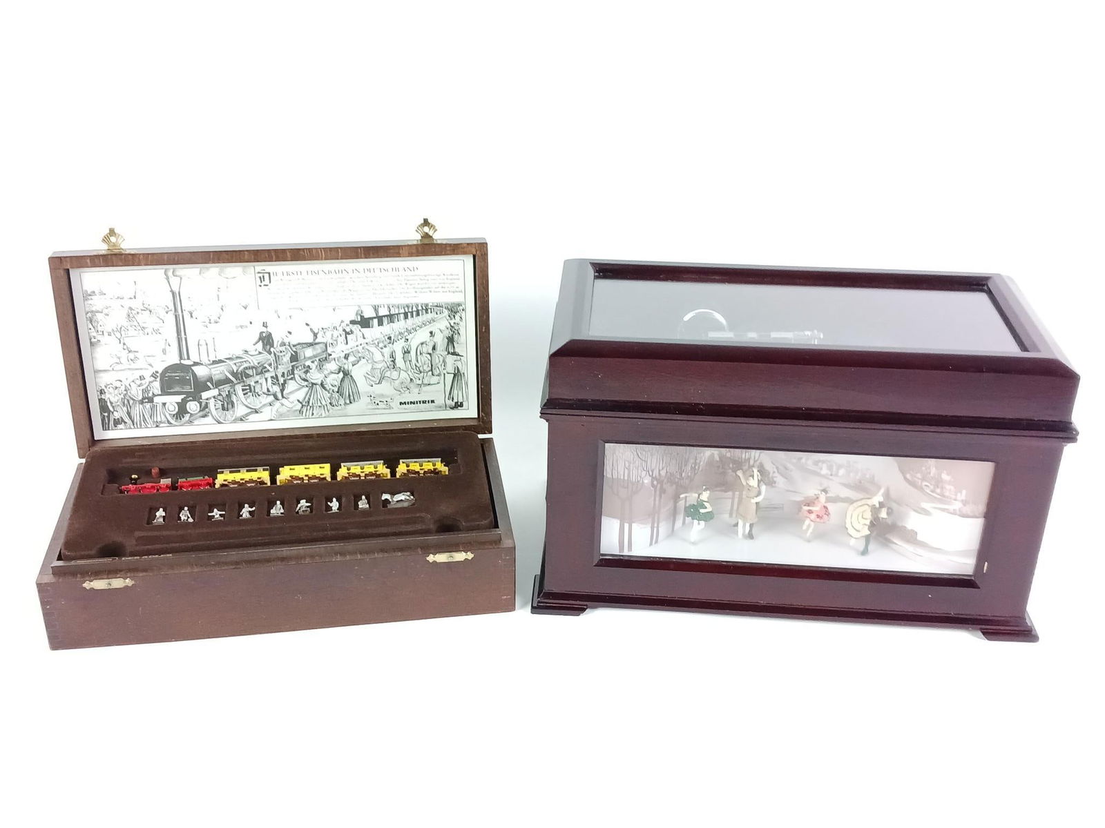 2 Pcs incl Minitrix Train Set and Mr. Christmas Animated Music Box (1 of 4)