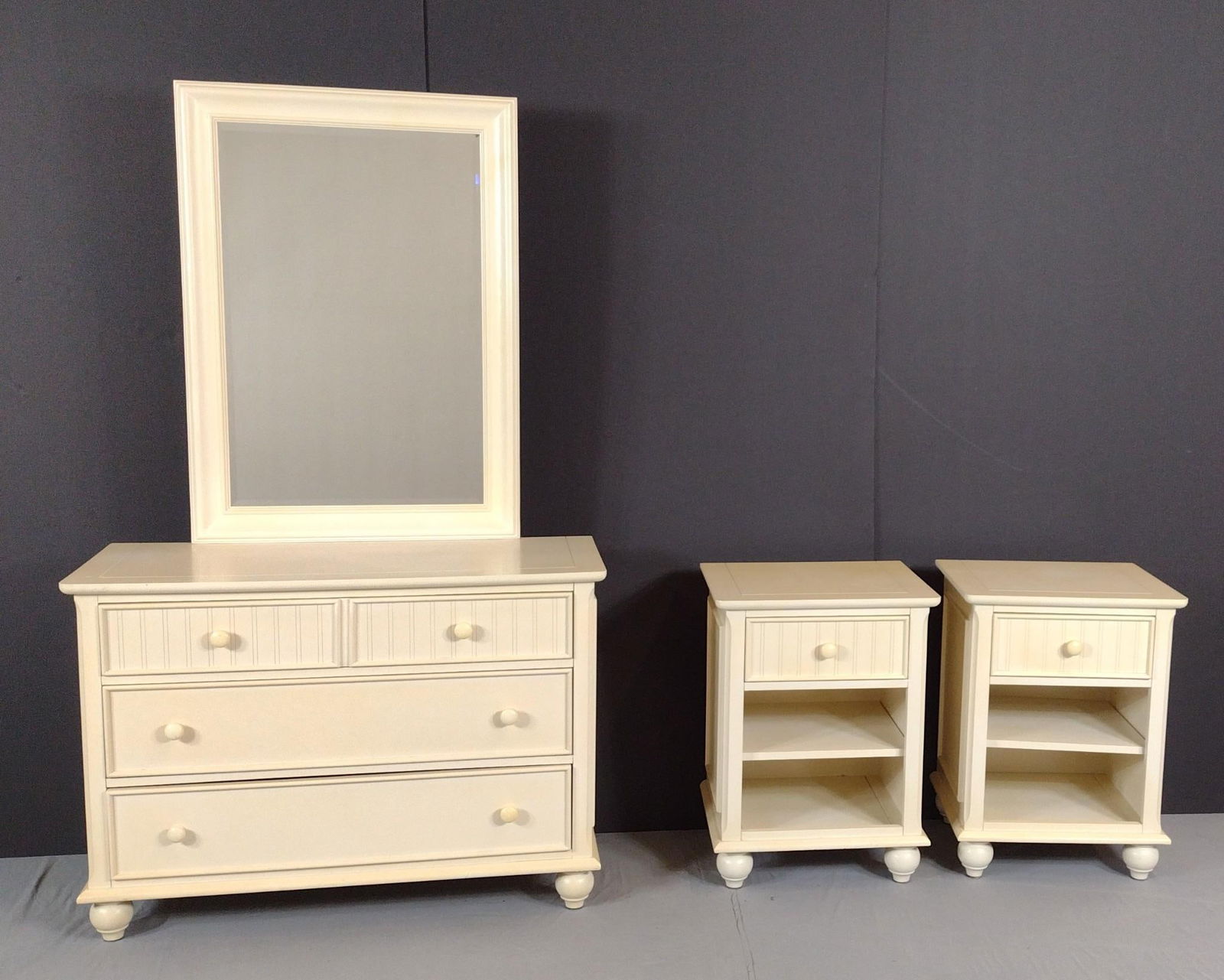 3 Pc Bedroom Set (1 of 9)