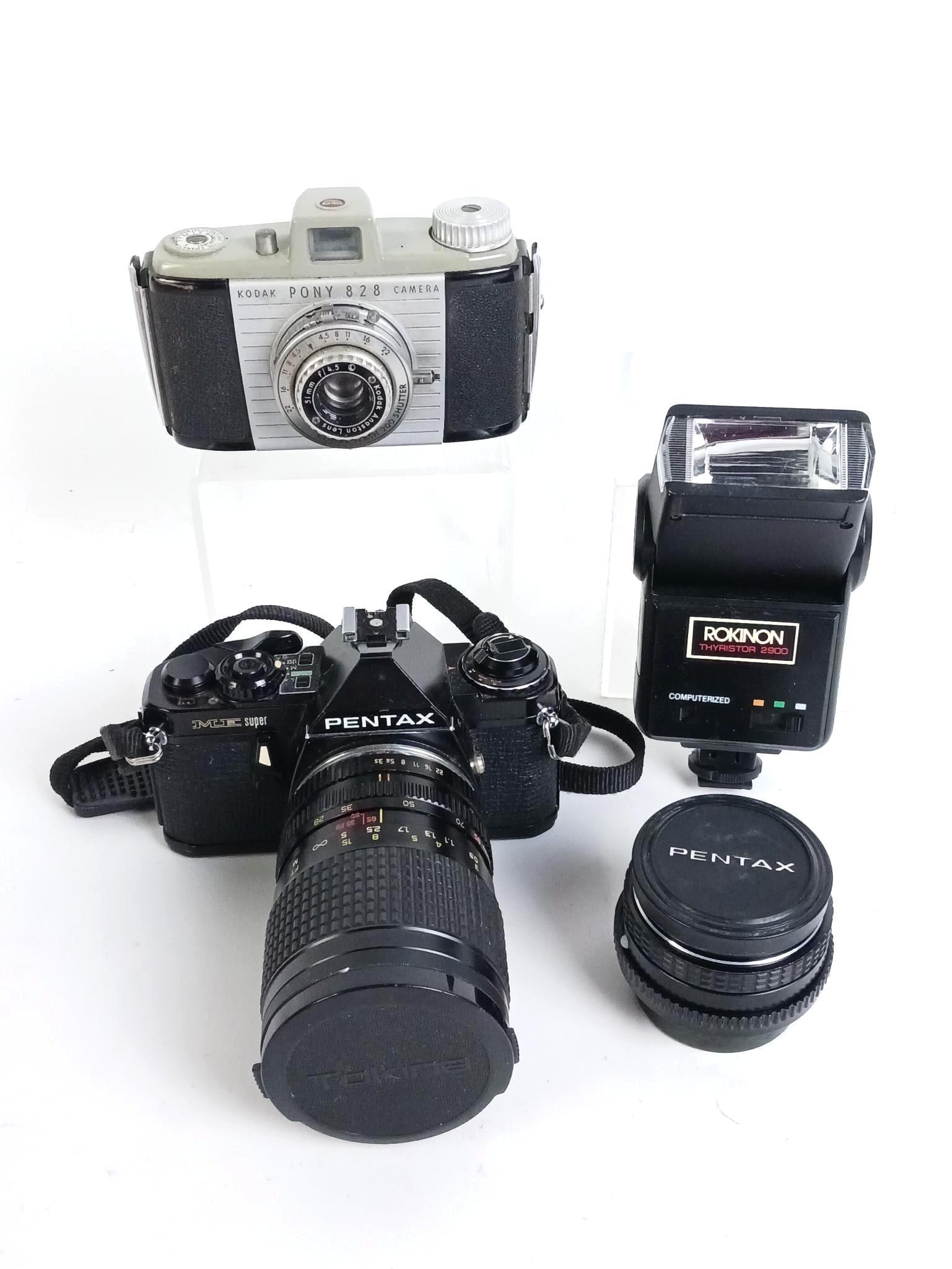 4 Pcs Vintage Camera Equipment incl Pentax ME Super Camera (1 of 3)