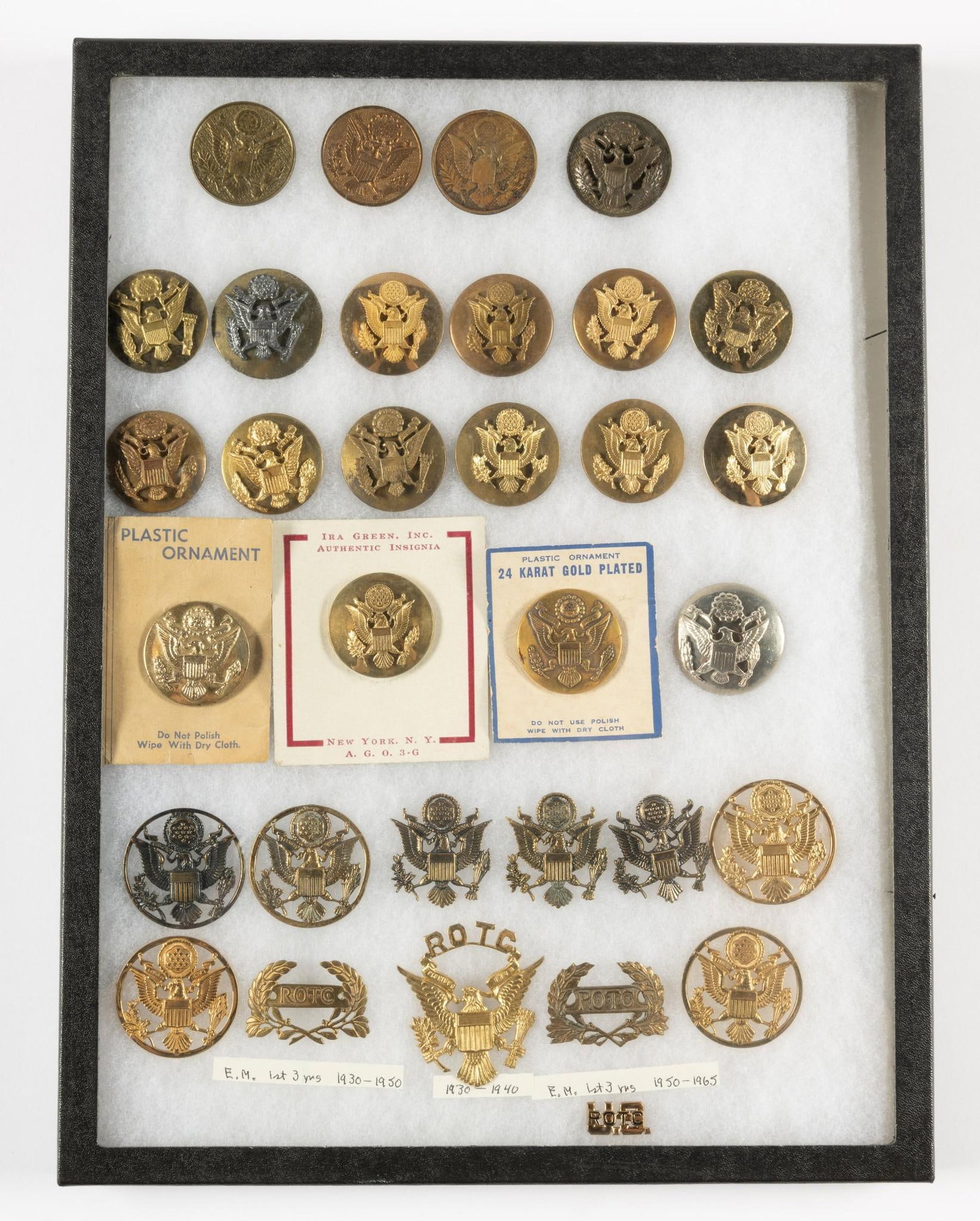 32 Military Buttons and Pins incl Gold Plated: Ricker box included.