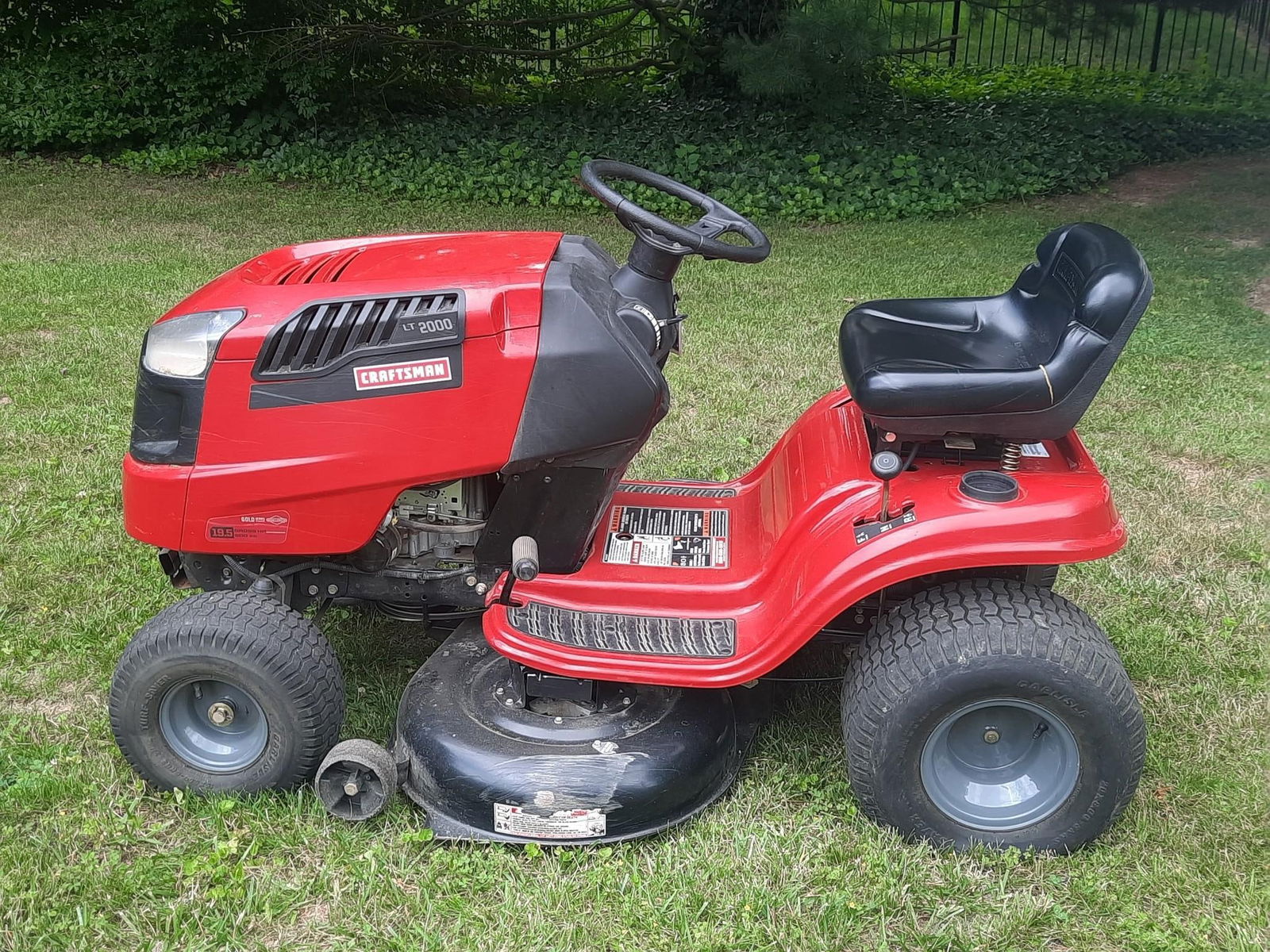Craftsman Riding Mower (1 of 8)