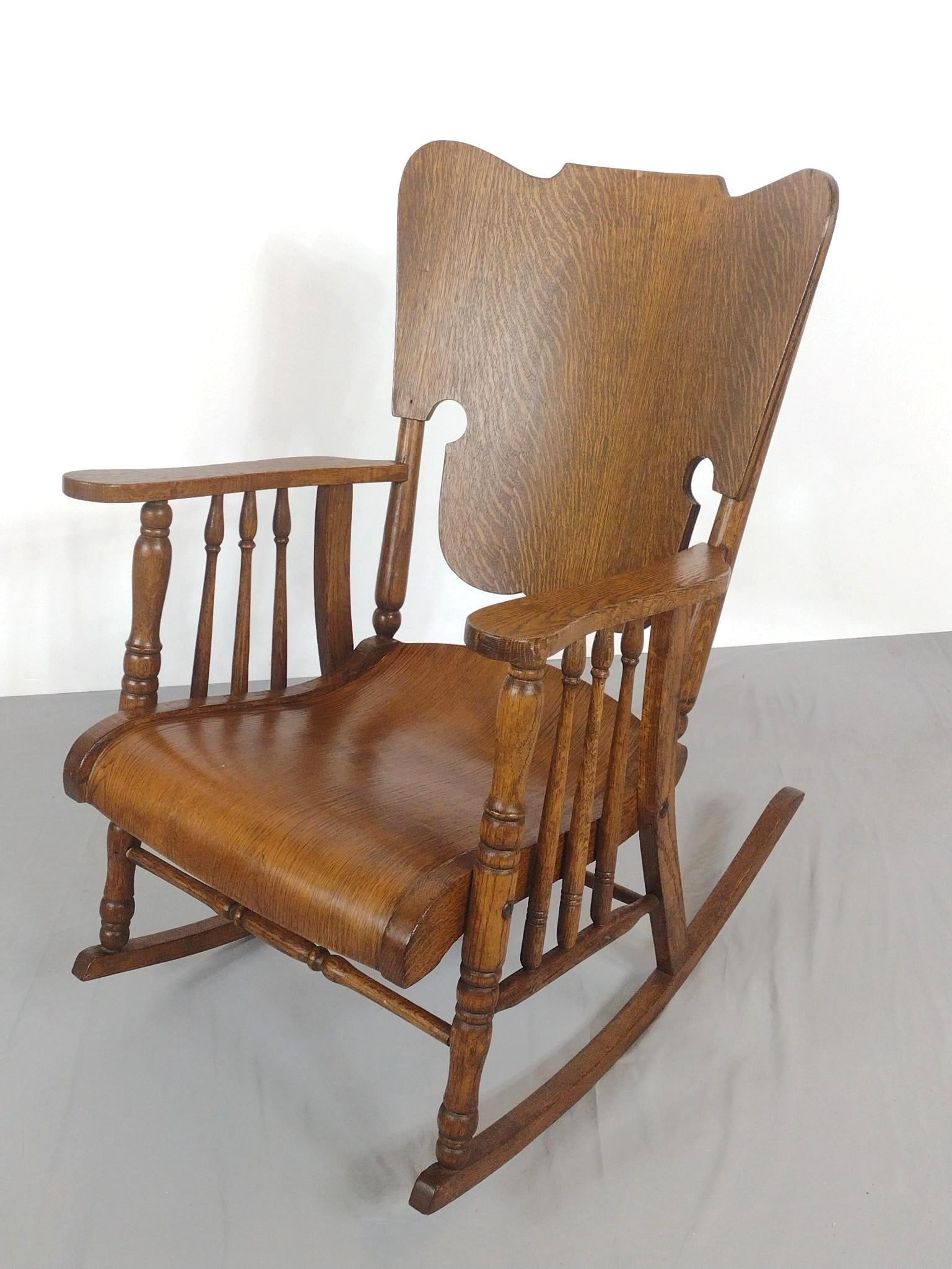 Antique Rocking Chair (1 of 6)