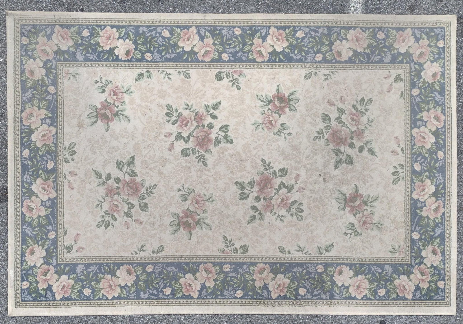 Contemporary Area Rug: NOT ELIGIBLE FOR IN-HOUSE SHIPPING. 5'3" wide X 7'9" long. Has some spots of discoloring.