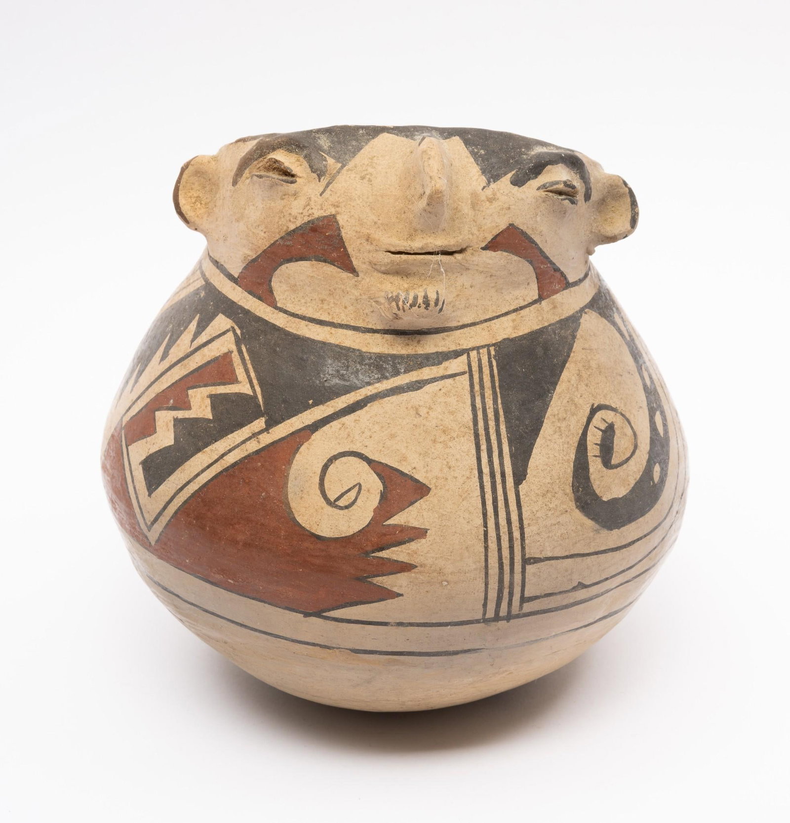 Casa Grandes/Mata Ortiz Effigy Pot: A typical Casa Grandes/Mata Ortiz effigy pot made in the style of older prehistoric pots. Probably mid to late 20th century, southwestern possibly northern Mexican. Makers signature removed on base. M