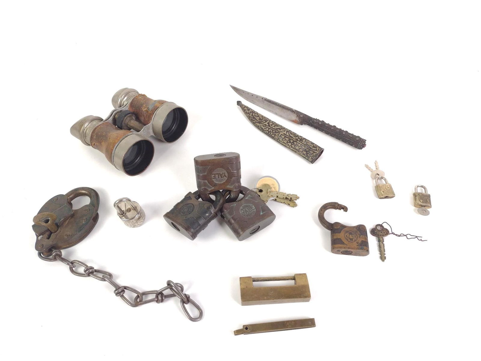 11 Pcs incl Pad Locks, Binoculars and Knife (1 of 7)