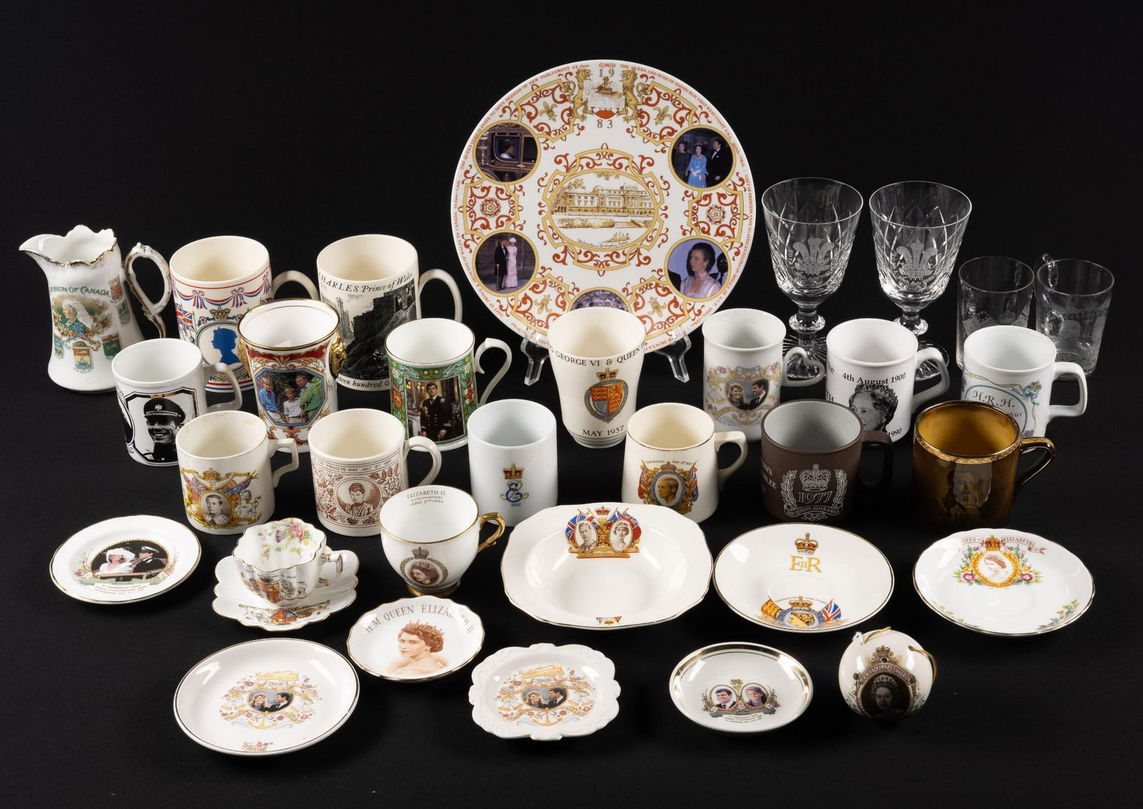 32 Royal Commemoratives incl Queen Mary (1 of 8)