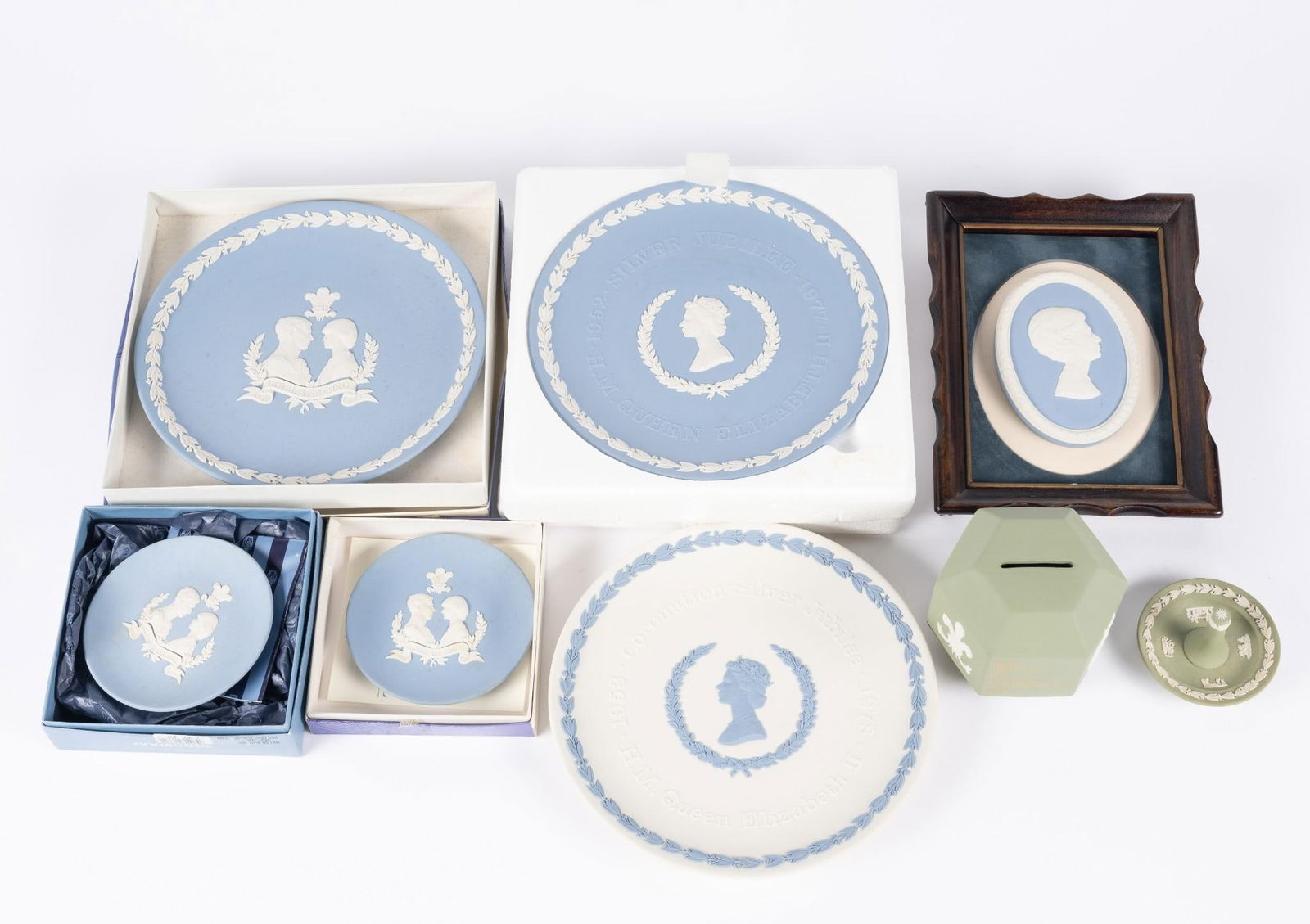 8 Pcs Wedgwood Royal Commemoratives (1 of 4)