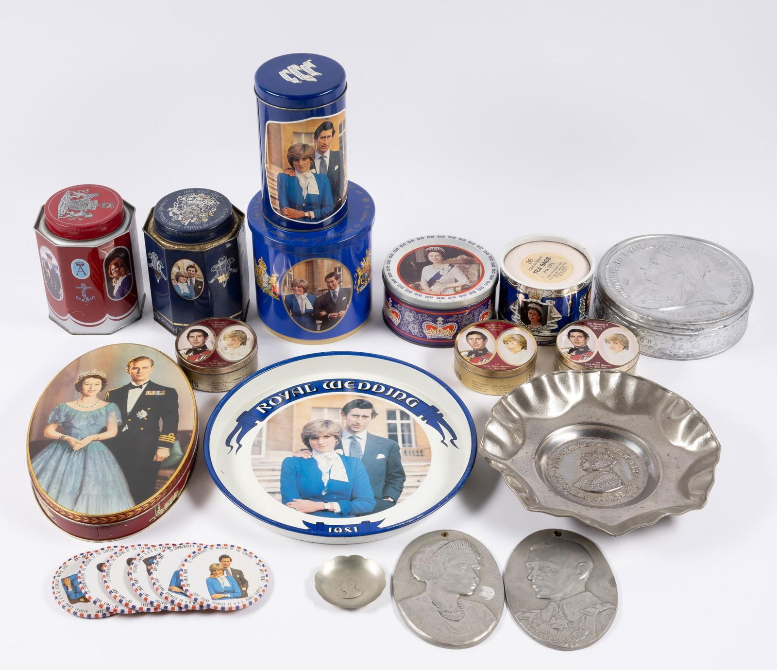 22 Pcs Royal Commemoratives Advertising (1 of 6)