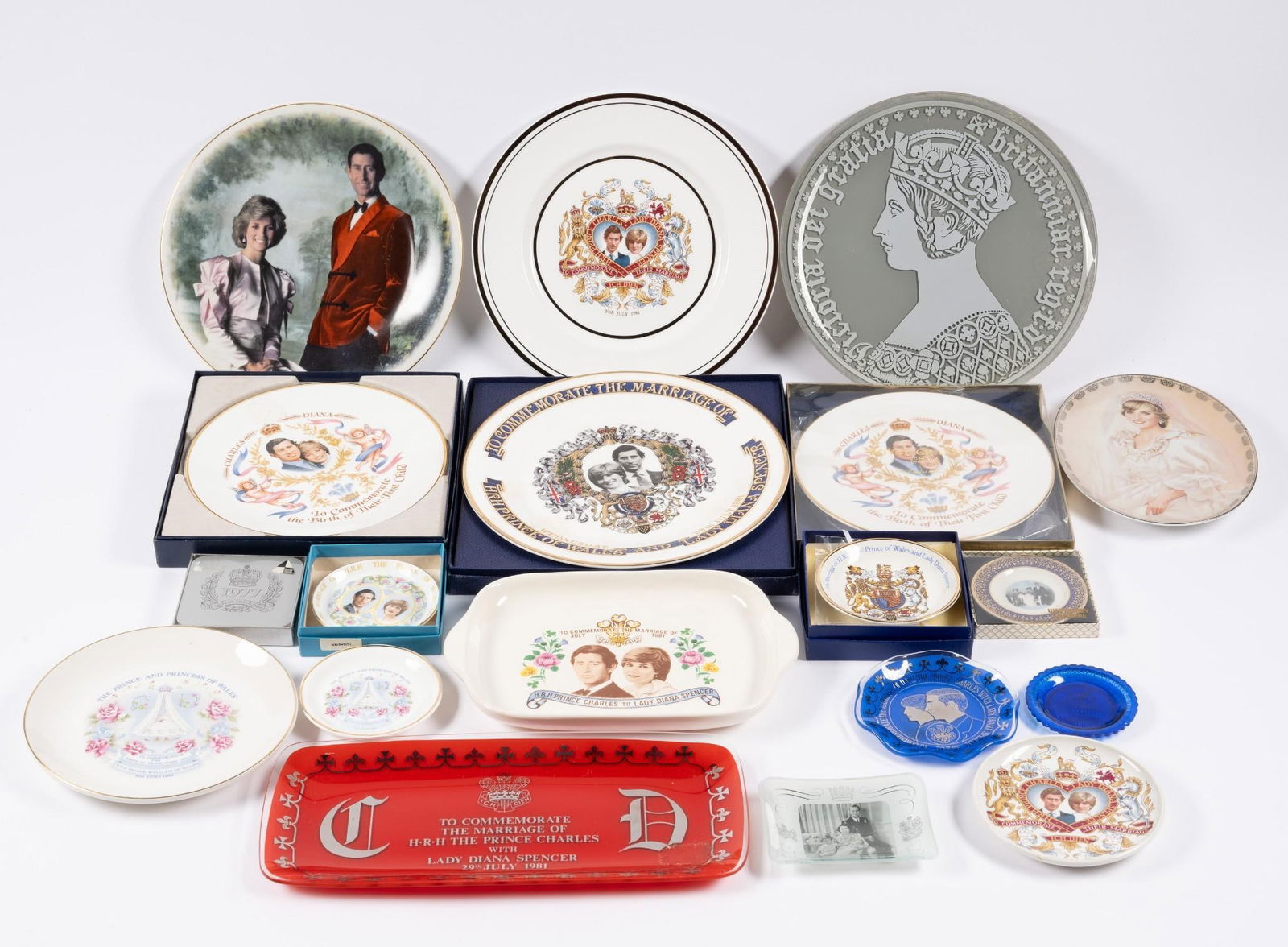 19 Royal Commemorative Trays & Plates (1 of 6)