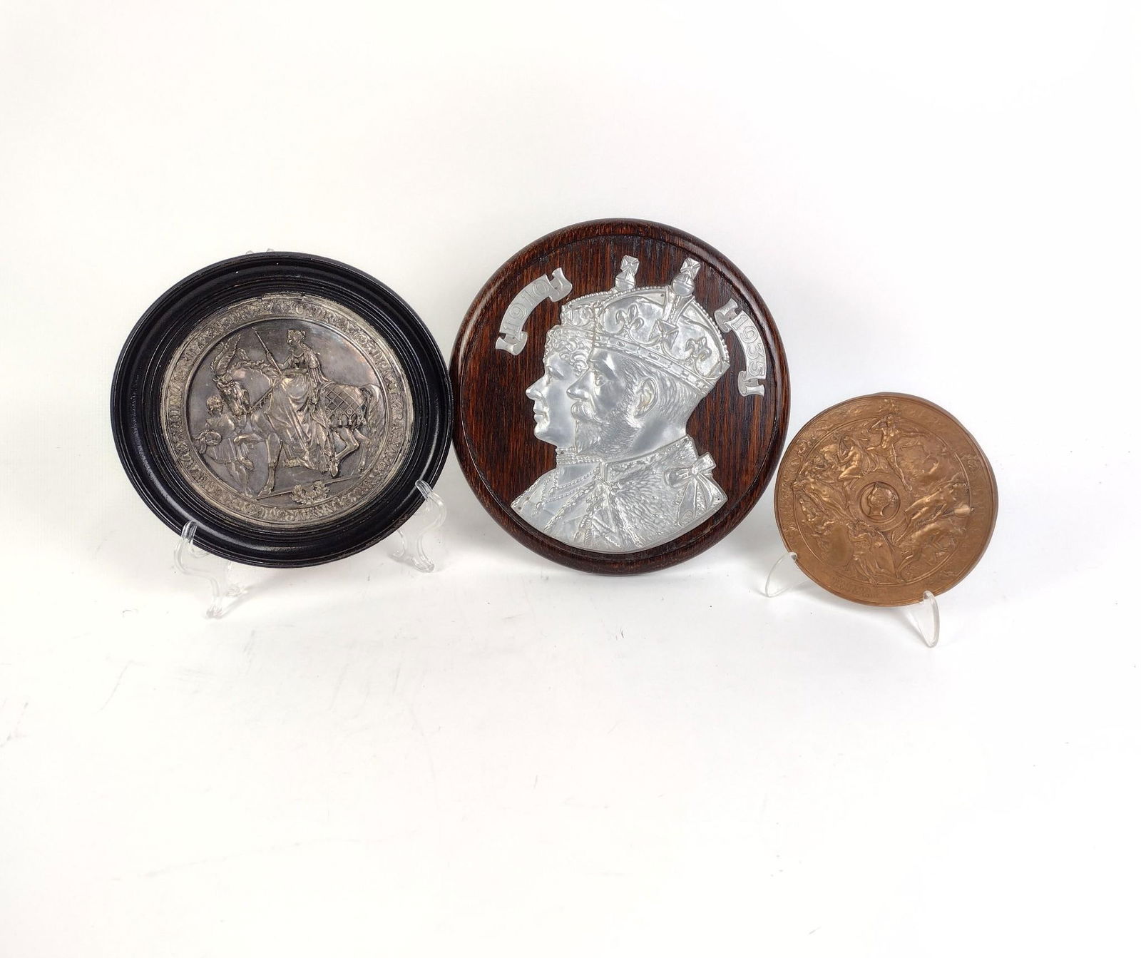 3 Royal Plaques incl Silverplate (1 of 4)