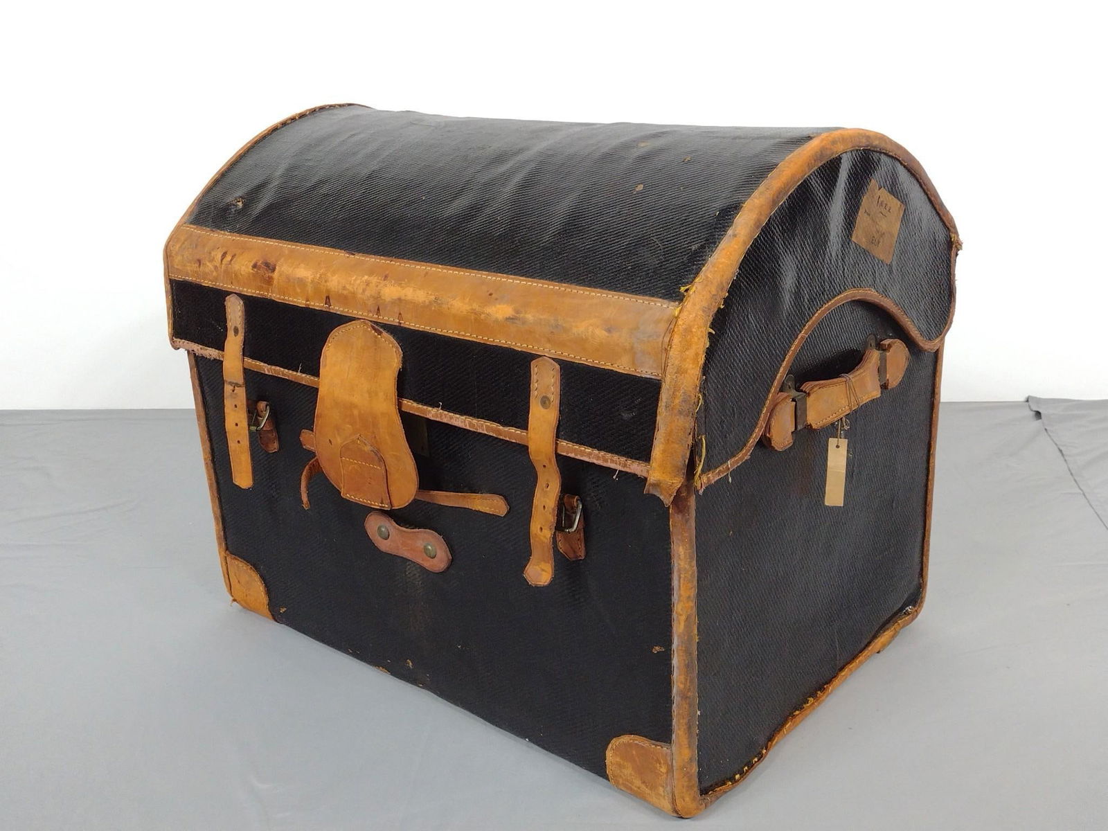 Humpback Leather Travel Trunk with Tray Insert (1 of 6)