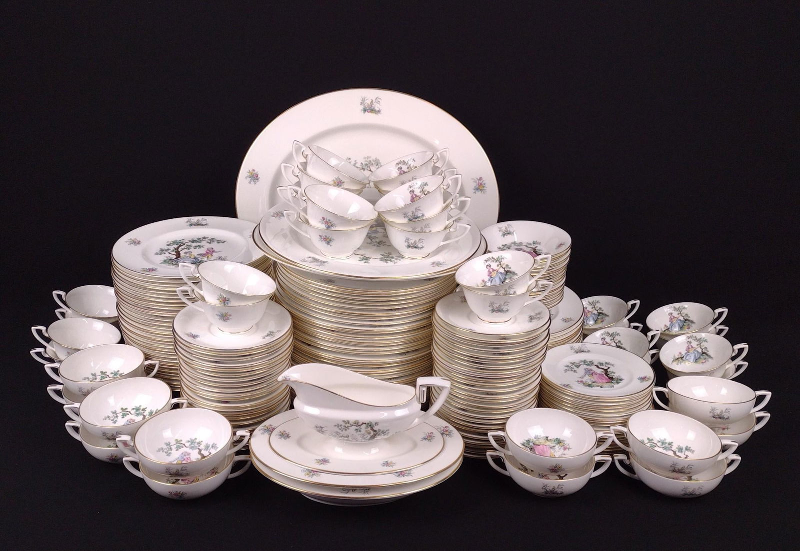 194 Pcs Royal Worcester 'Watteau' Dinnerware (1 of 5)