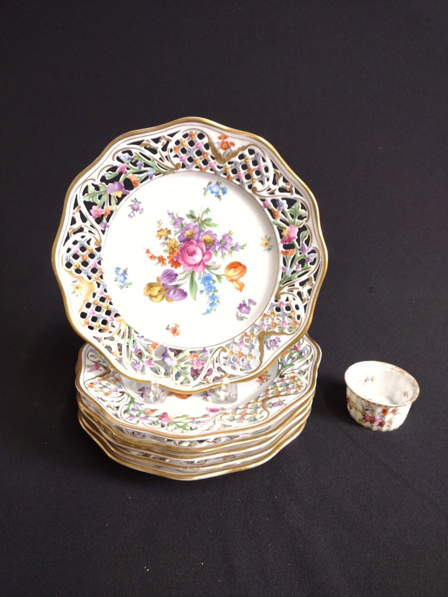 7 Pcs Dresden incl Reticulated (1 of 5)