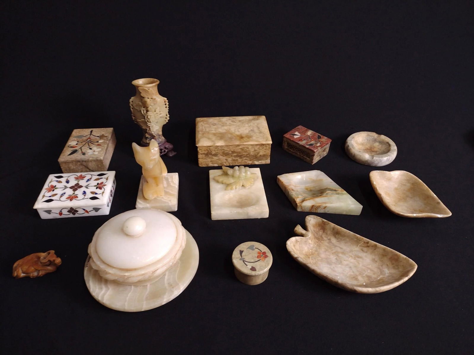 14 Hardstone Articles incl Soapstone (1 of 12)