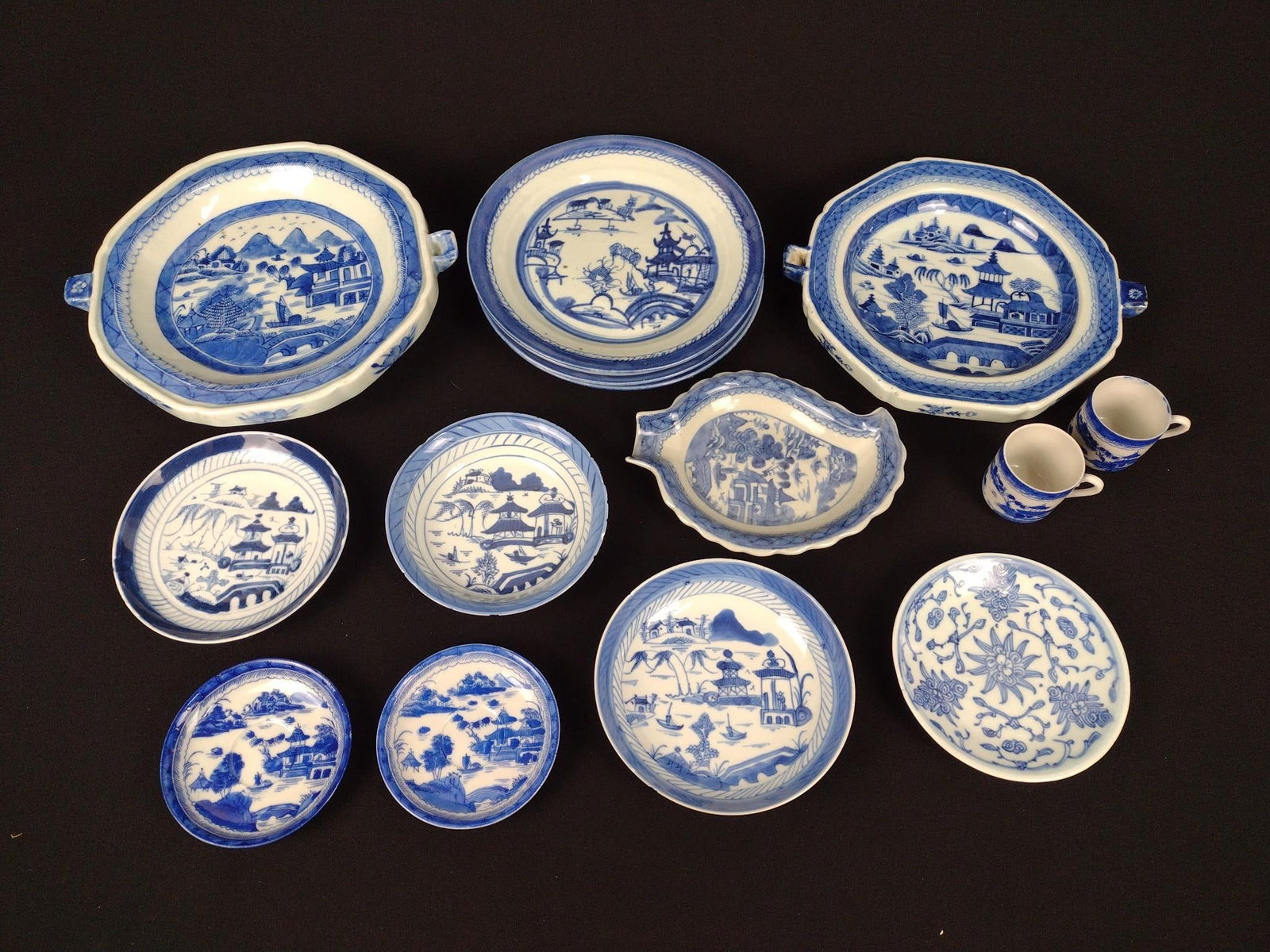 15 Pcs Chinese Export Canton incl Hot Water Plates (1 of 4)