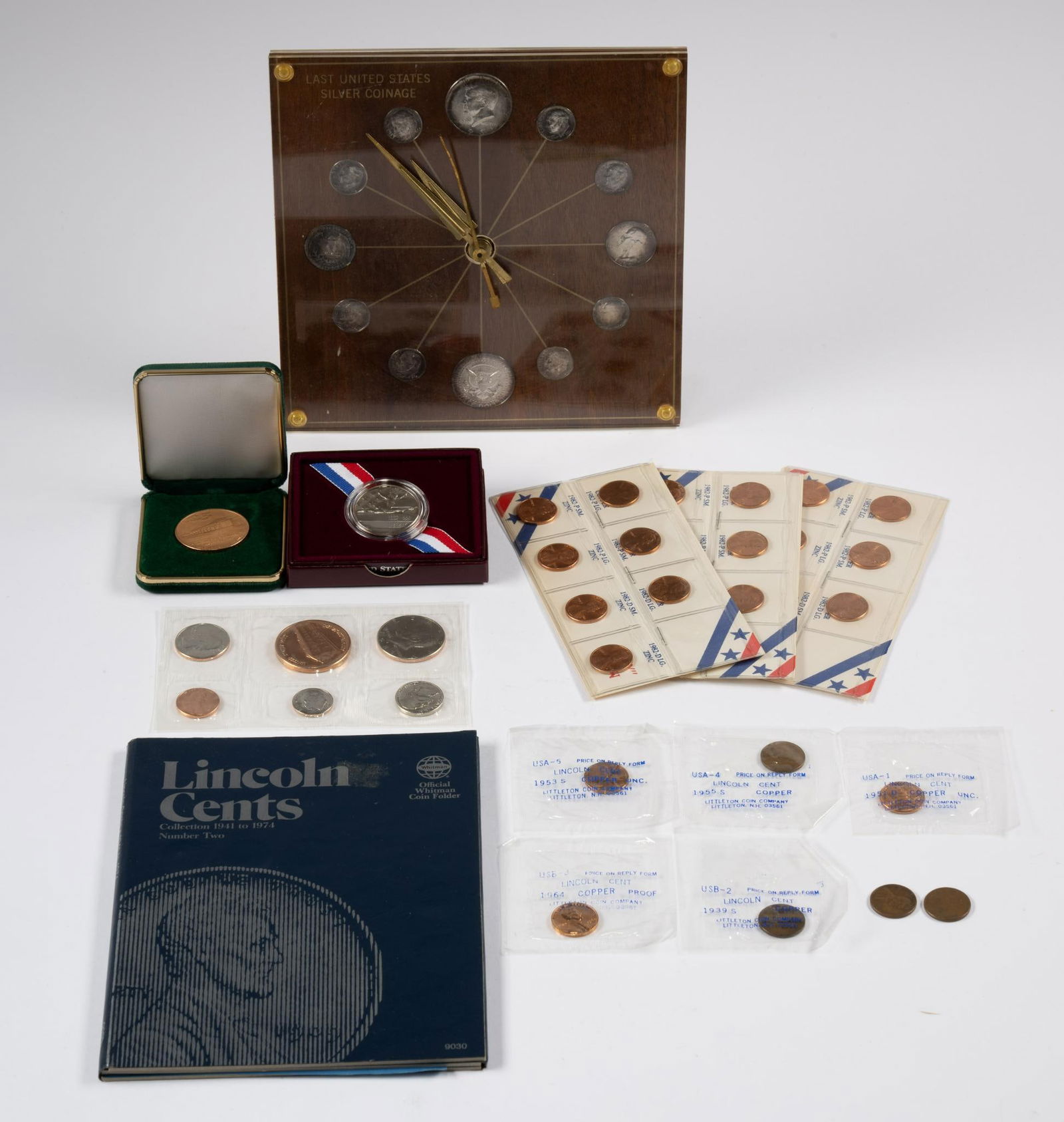 Miscellaneous Lincoln Cents and Silver Coin Clock (1 of 8)