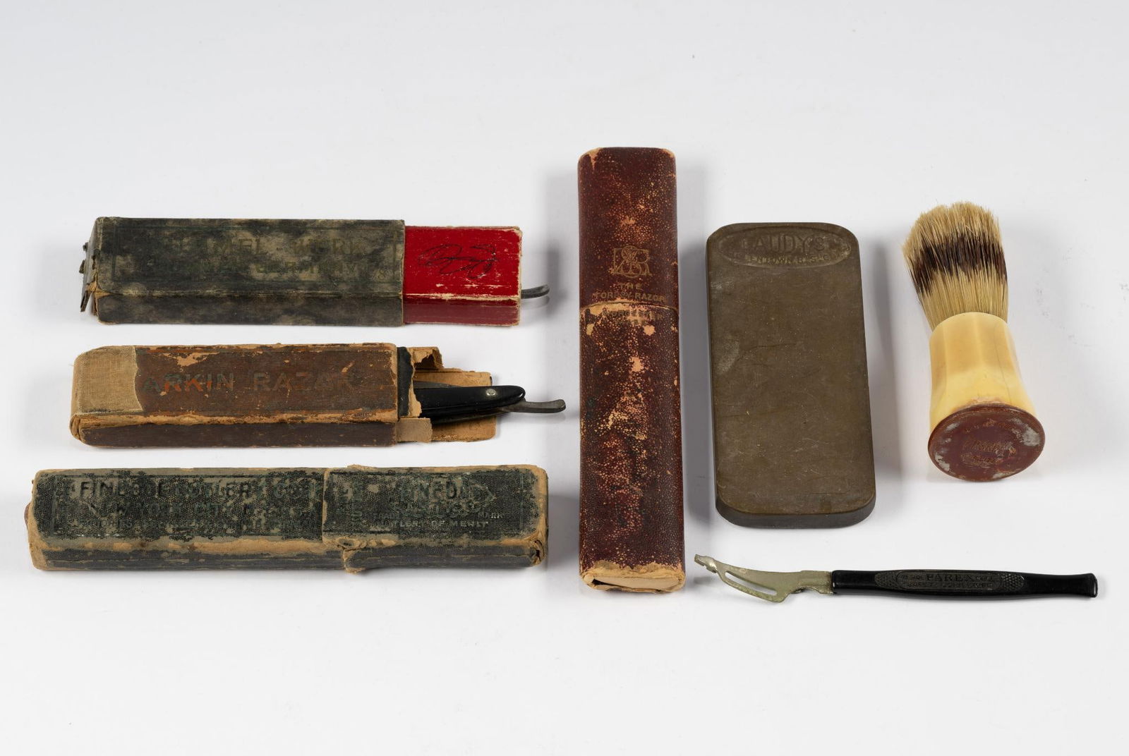 6 Antique Shaving Items (1 of 7)