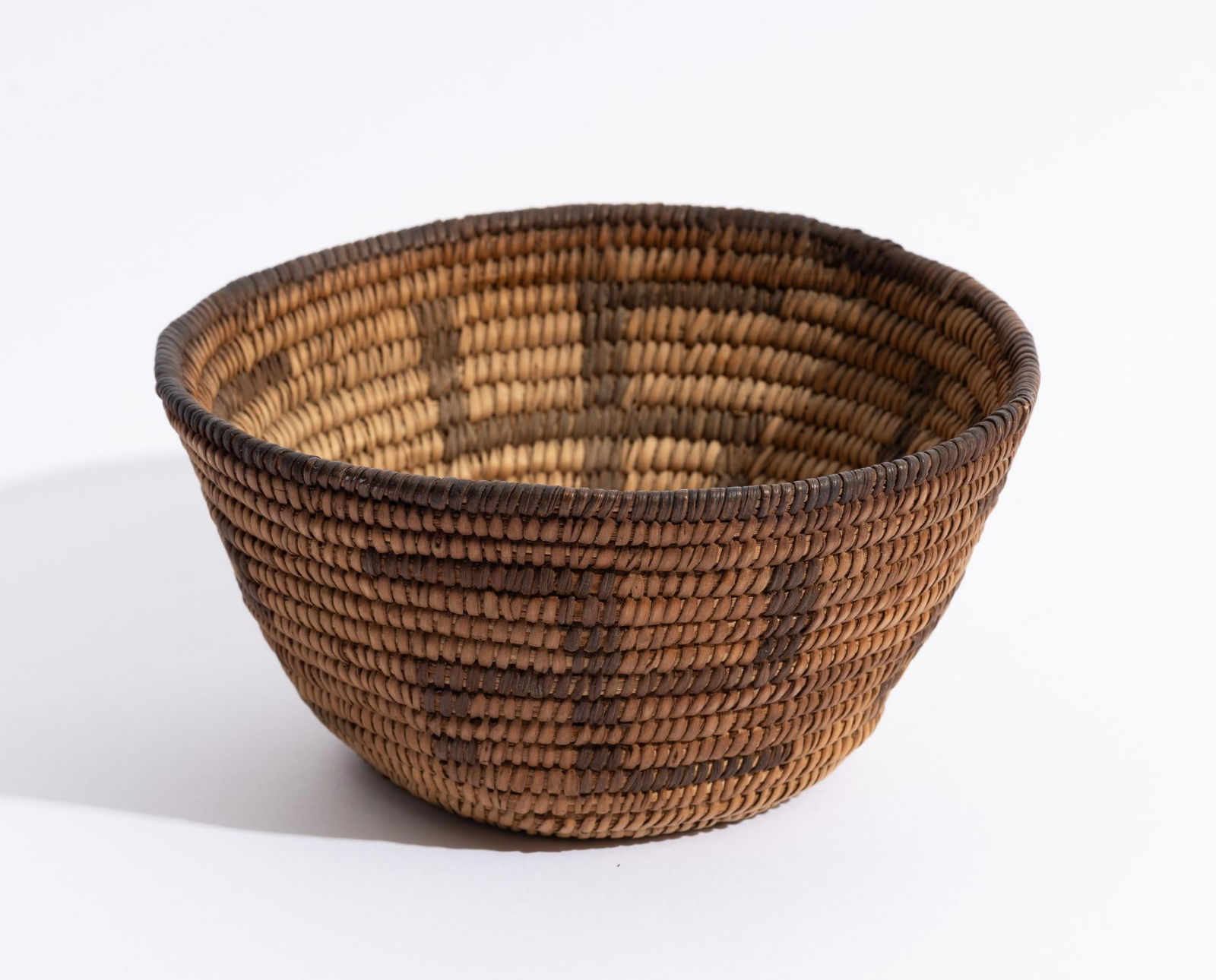 Navajo Whirling Log Basket (1 of 3)